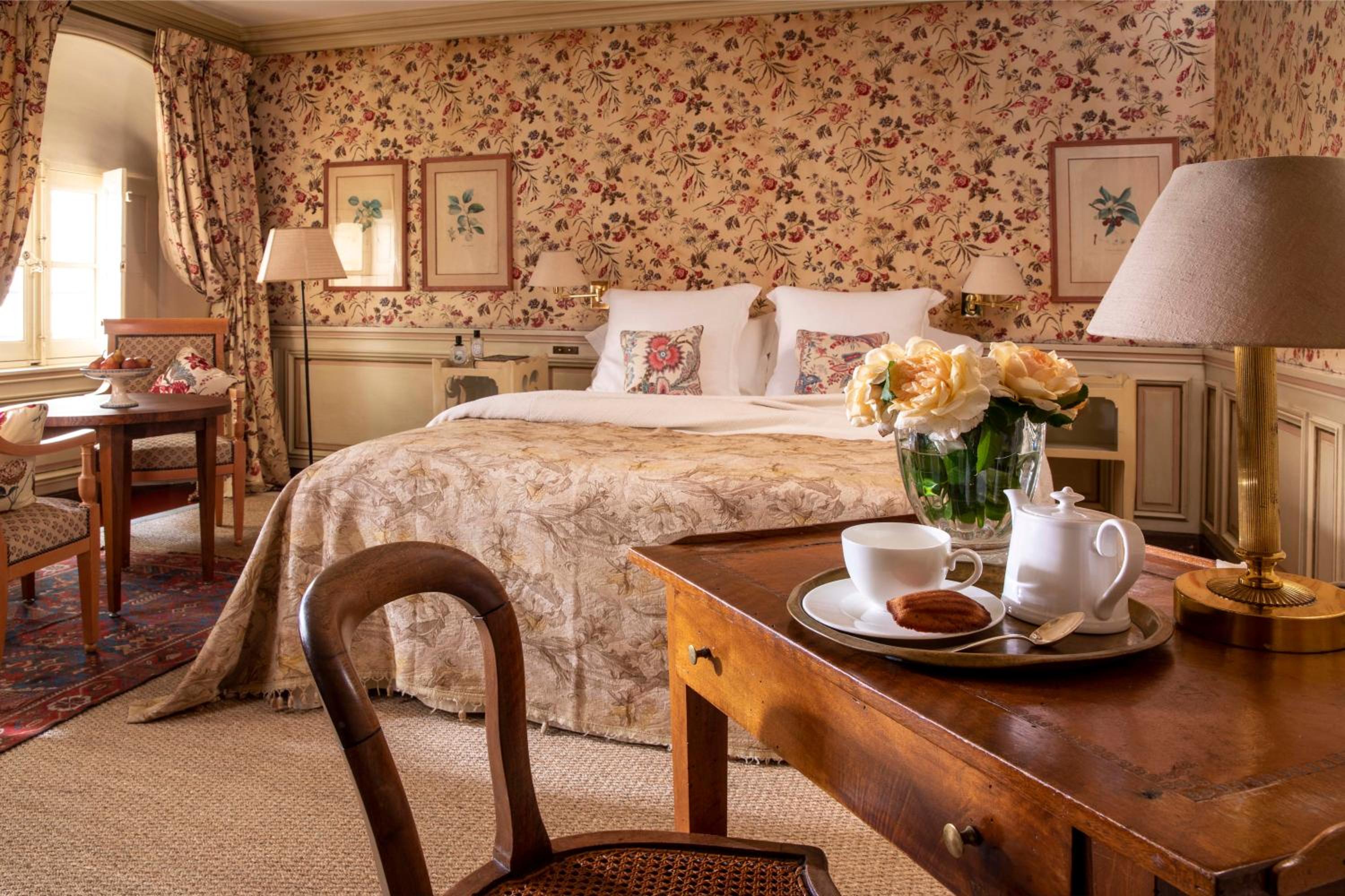 Double or Twin Deluxe Room - Photo 8
