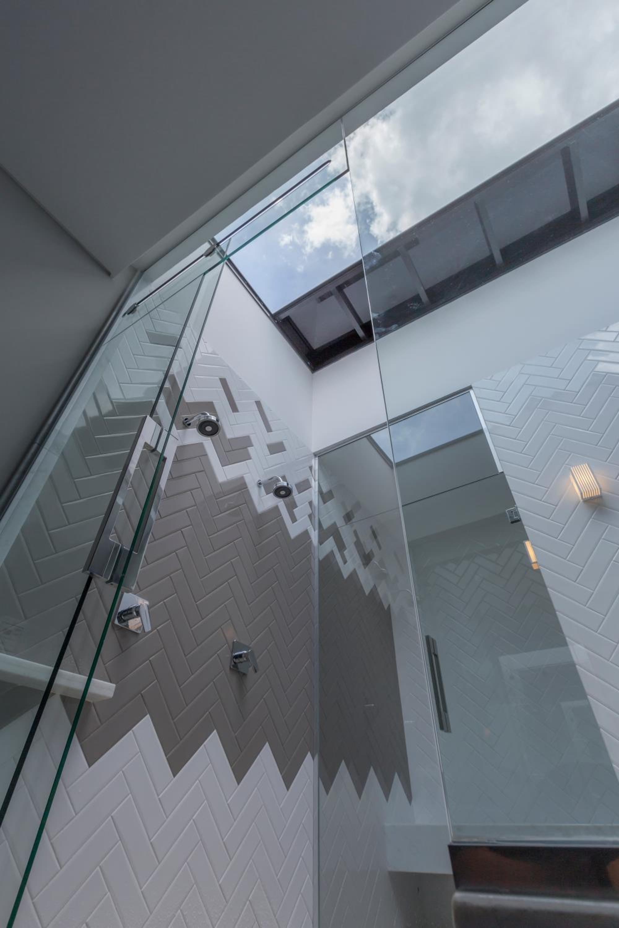 Queen Suite with Spa Bath - Photo 4
