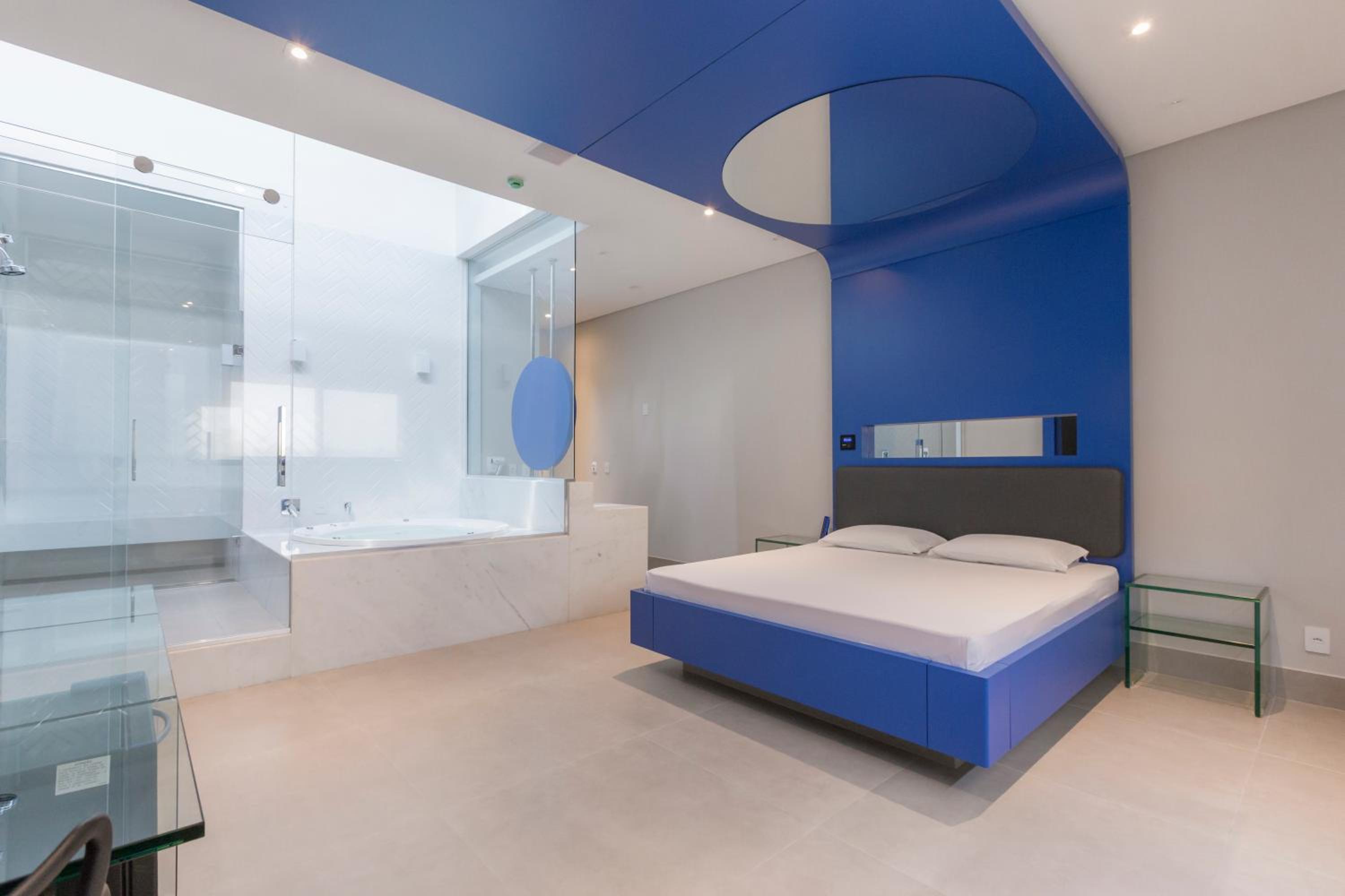 Queen Suite with Spa Bath - Photo 1