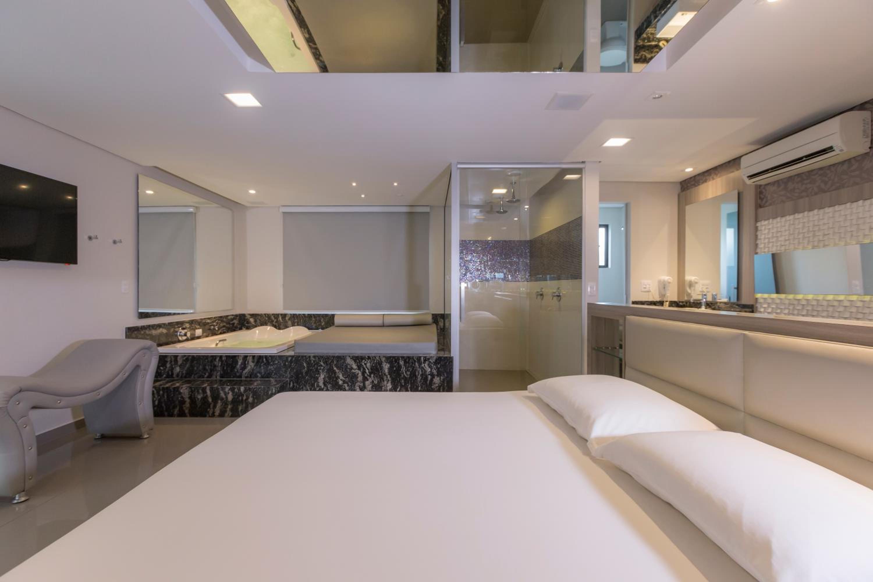 Studio with Spa Bath - Photo 3