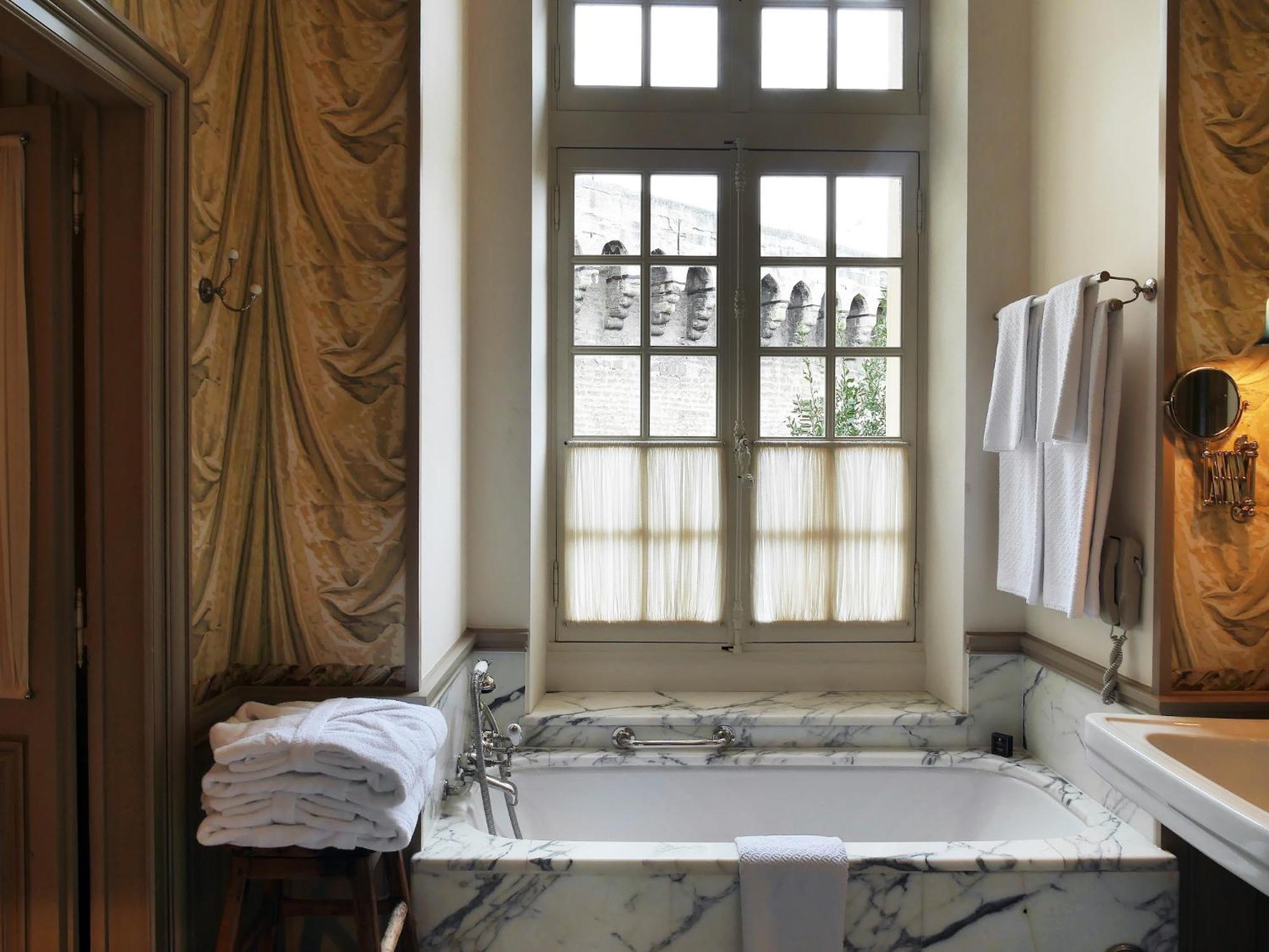 Suite - Photo 6