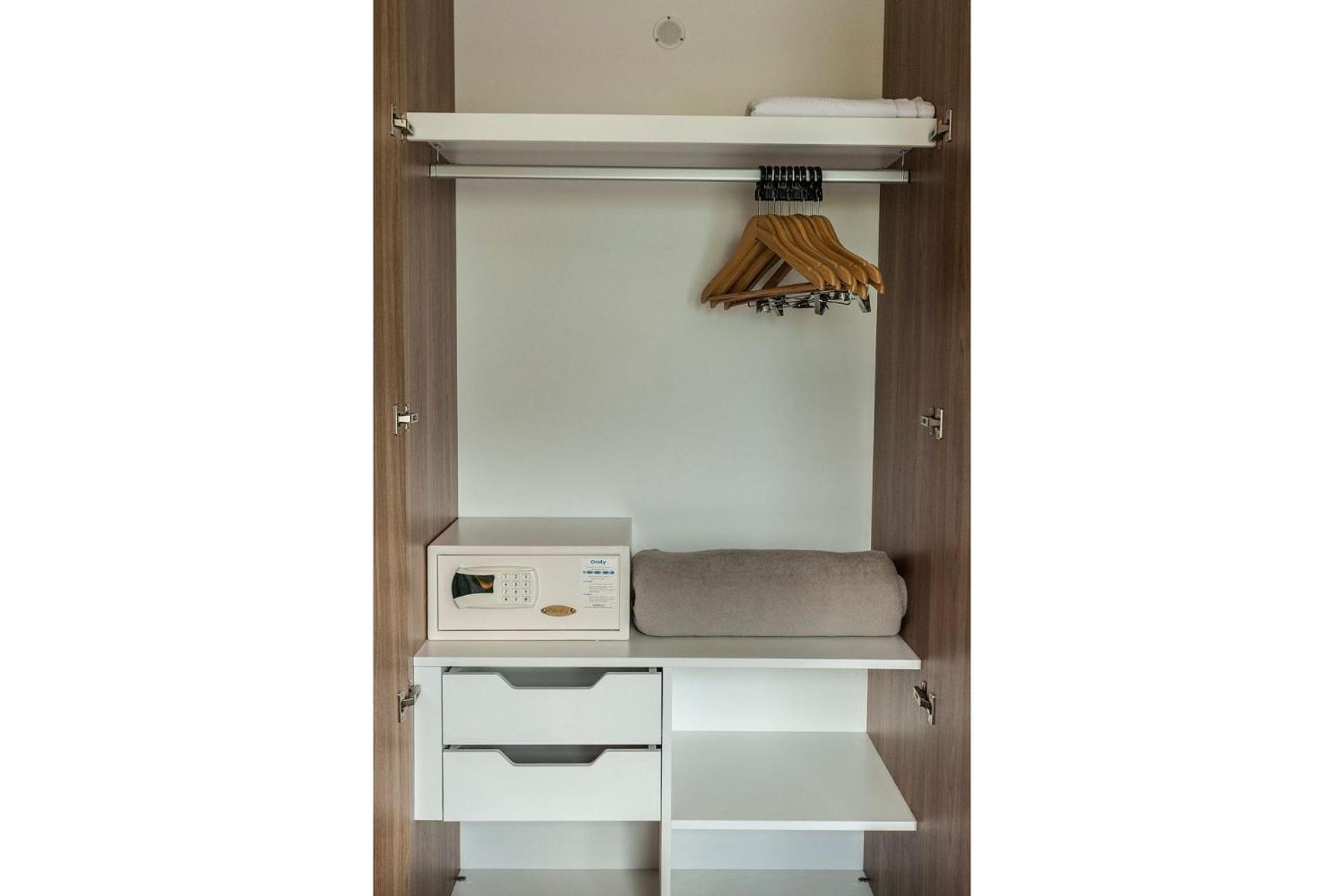 Studio Apartment with Kitchen