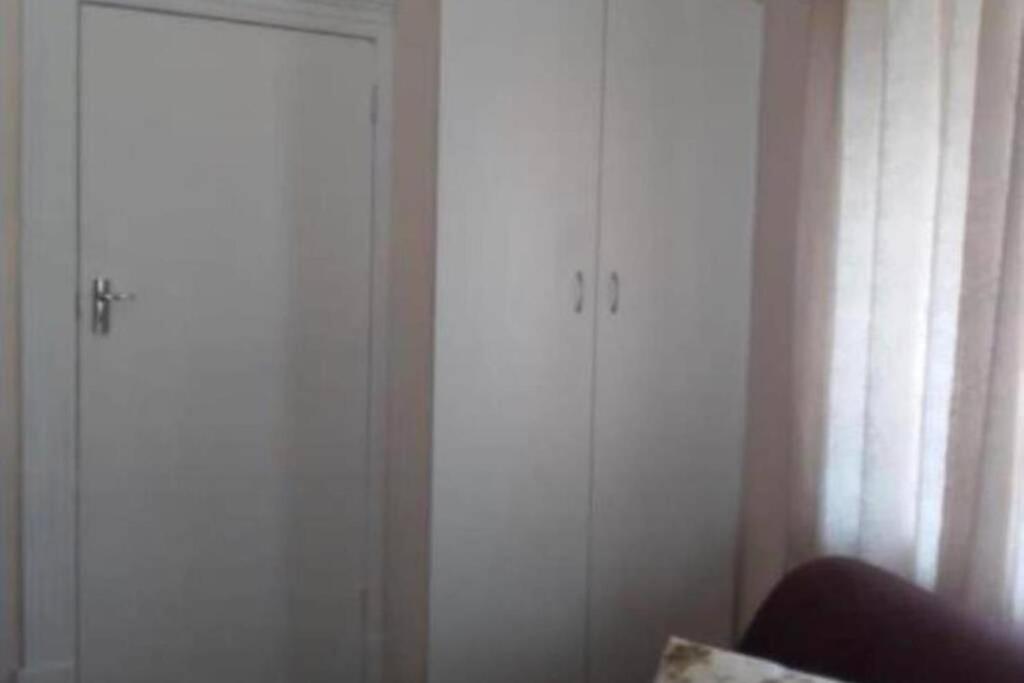 One-Bedroom Apartment - Photo 3