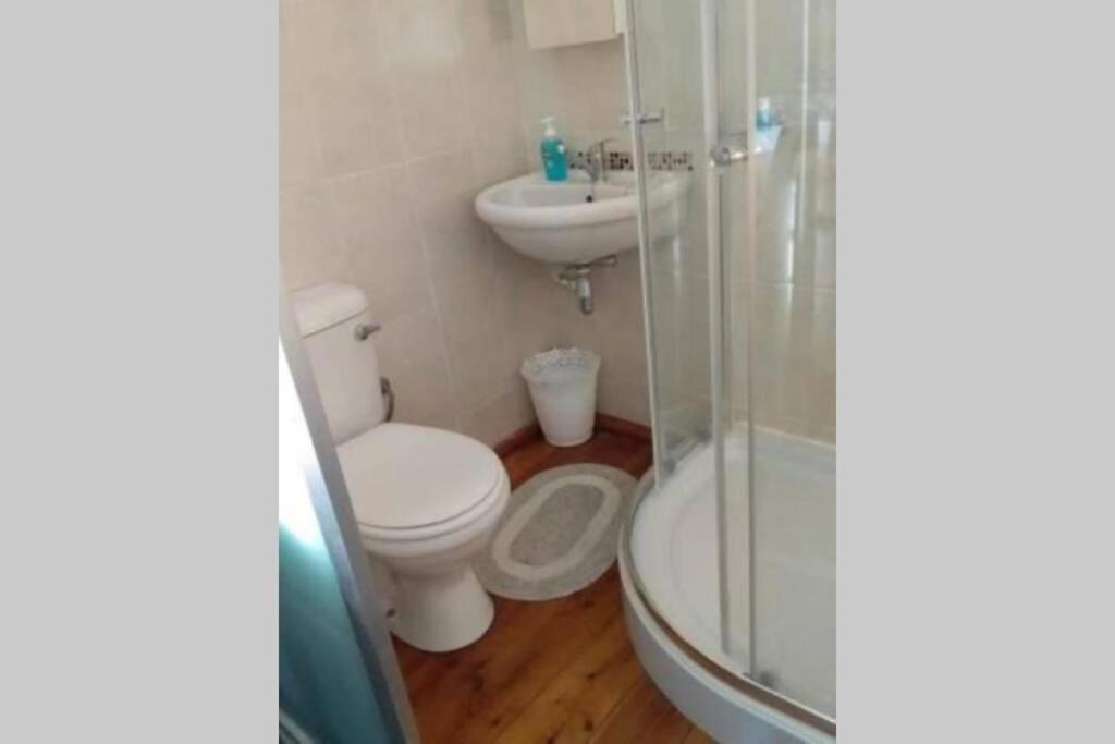 One-Bedroom Apartment - Photo 8