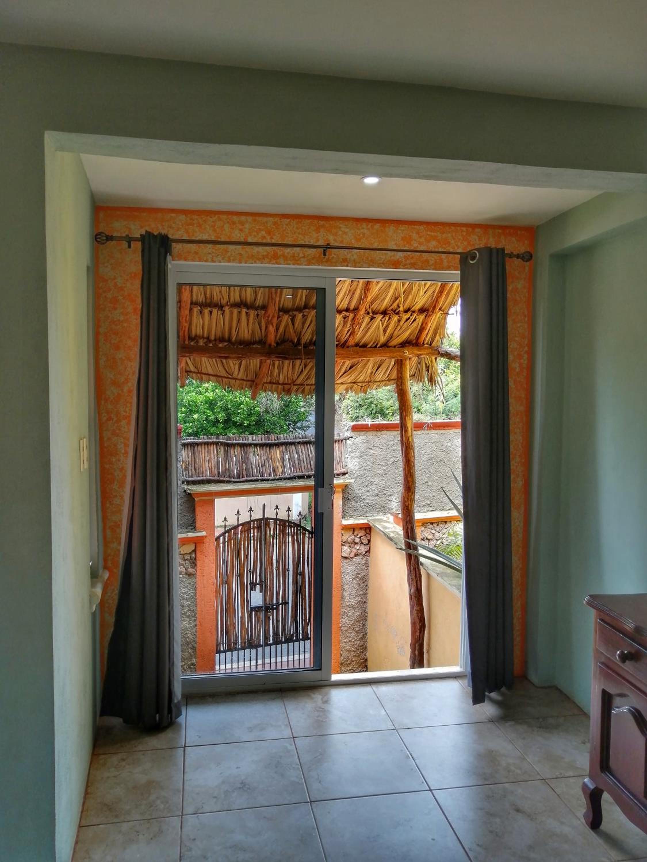 Family Room with Garden View - Photo 8