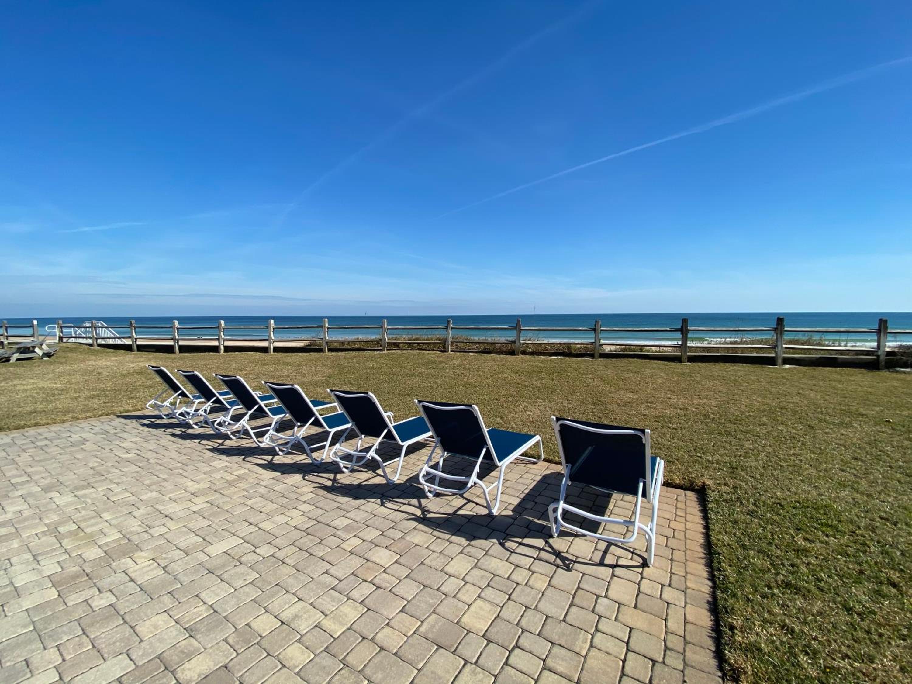 Deluxe Bungalow with Sea View - Photo 2