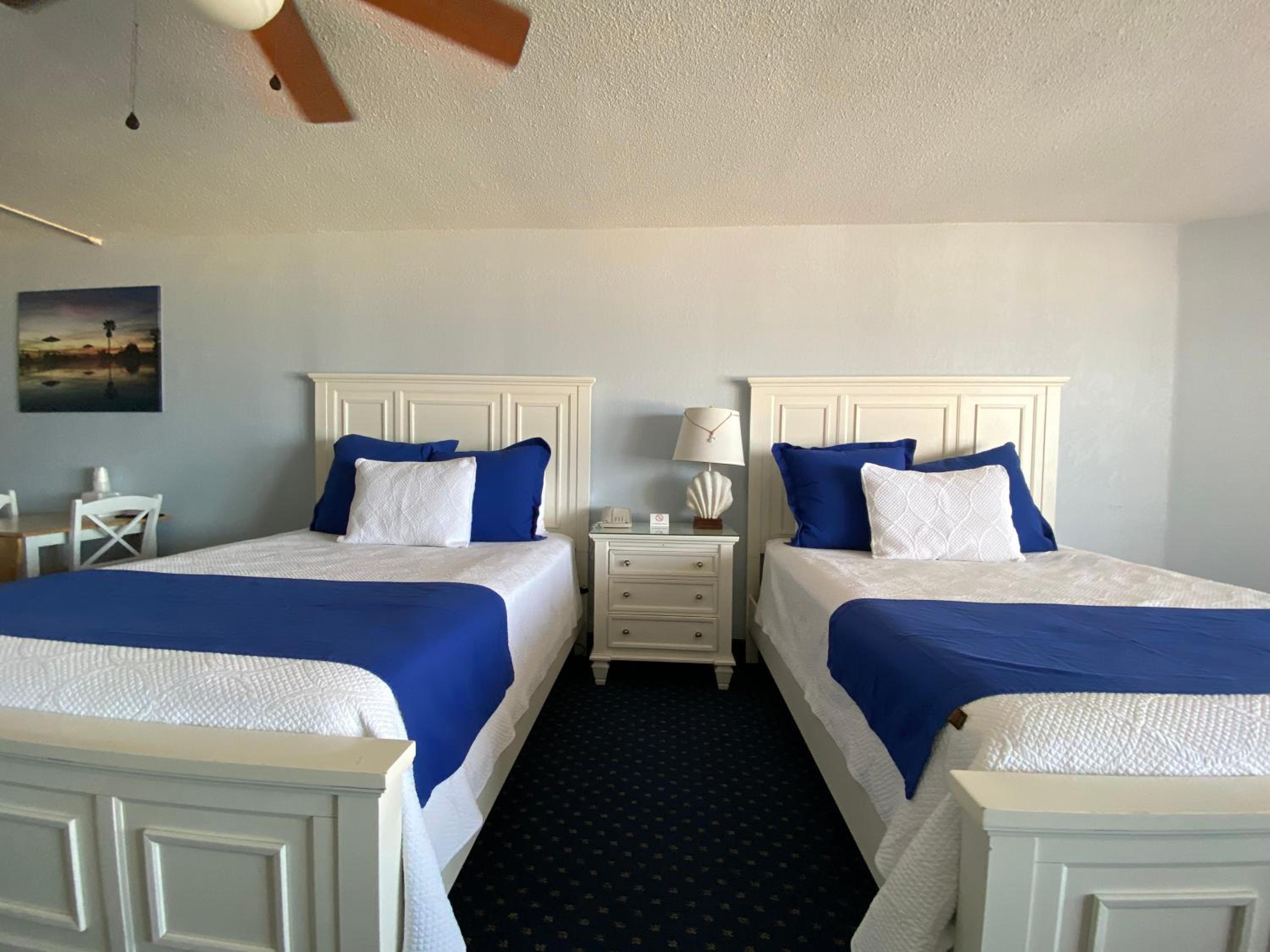 Queen Room with 2 Queen Beds and Ocean View - Photo 6