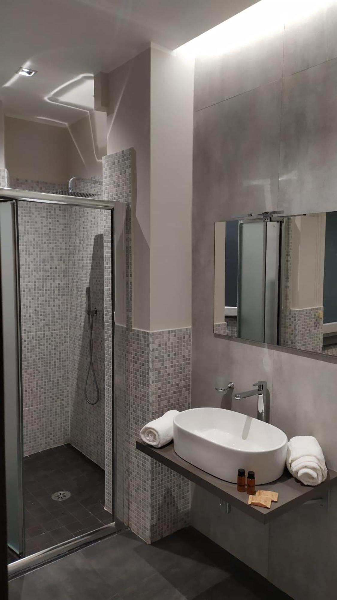 Deluxe Double or Twin Room with Sea View - Photo 25