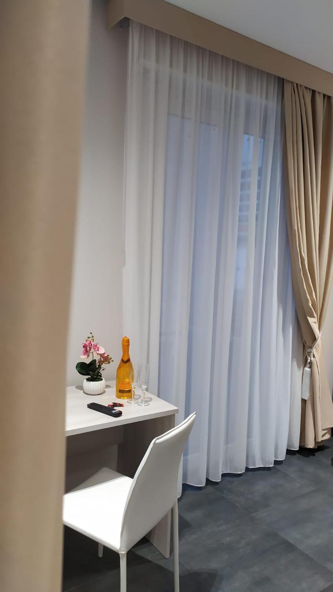 Deluxe Double or Twin Room with Sea View - Photo 24