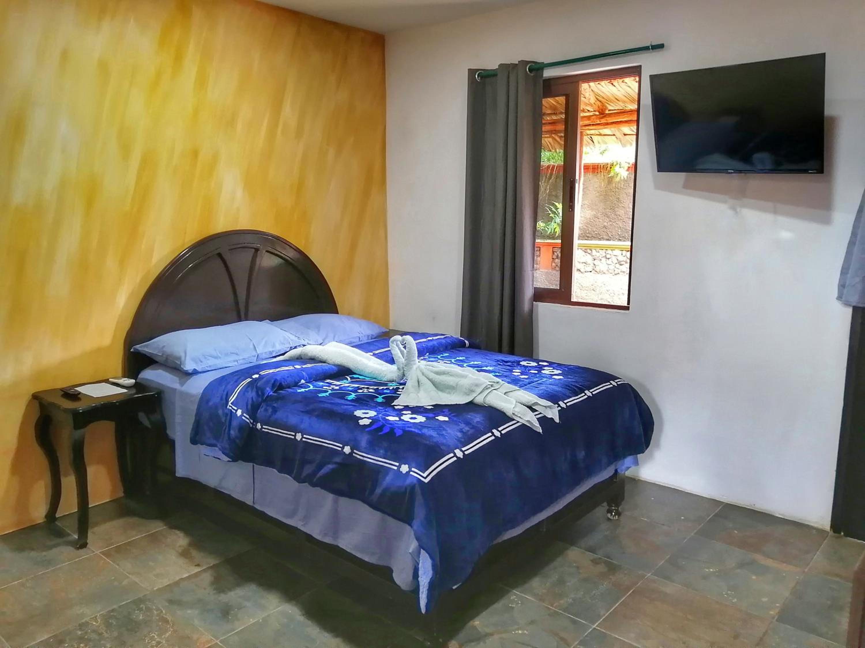Double Room with Private Bathroom - Photo 1