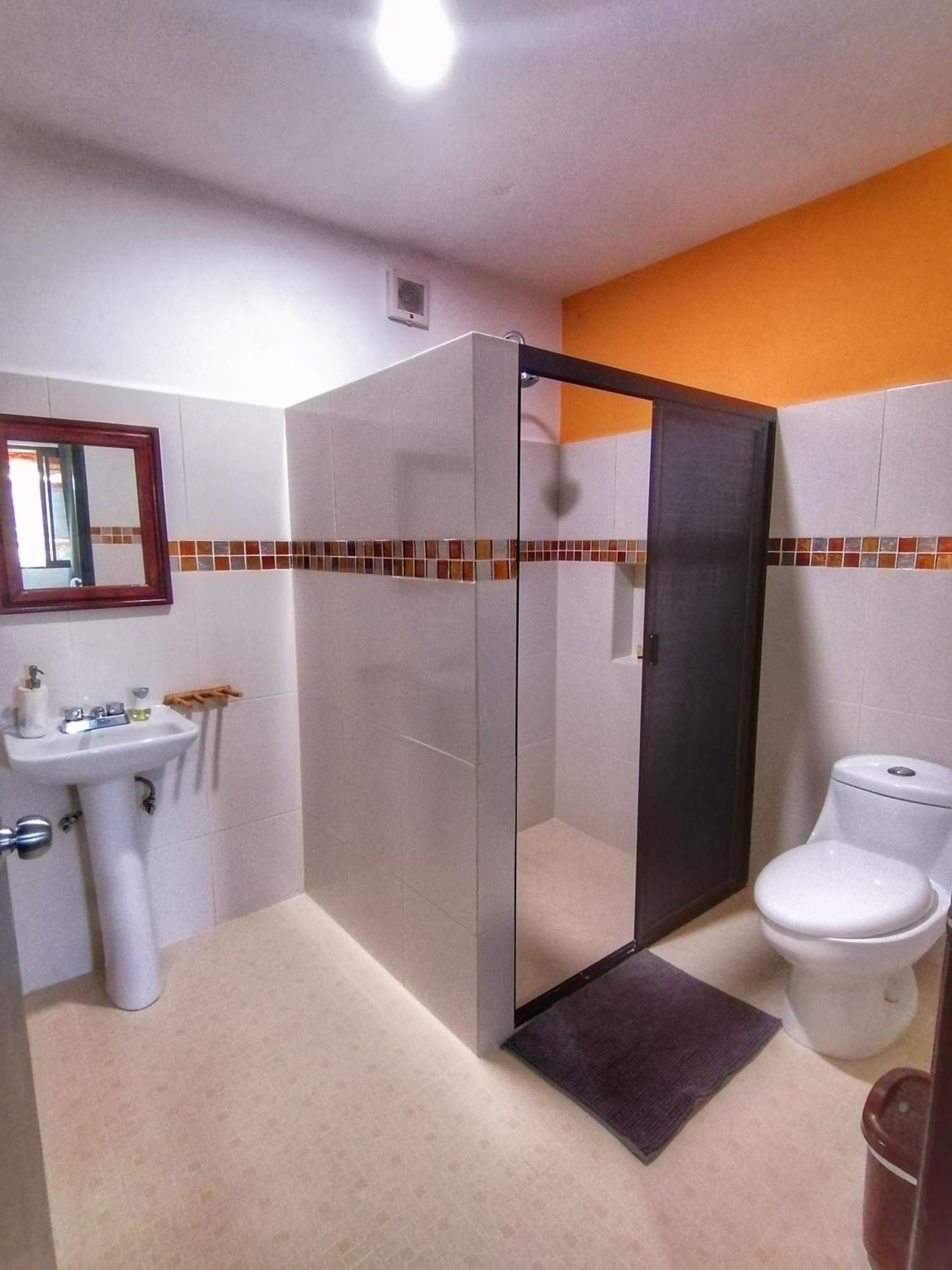 Double Room with Private Bathroom - Photo 11