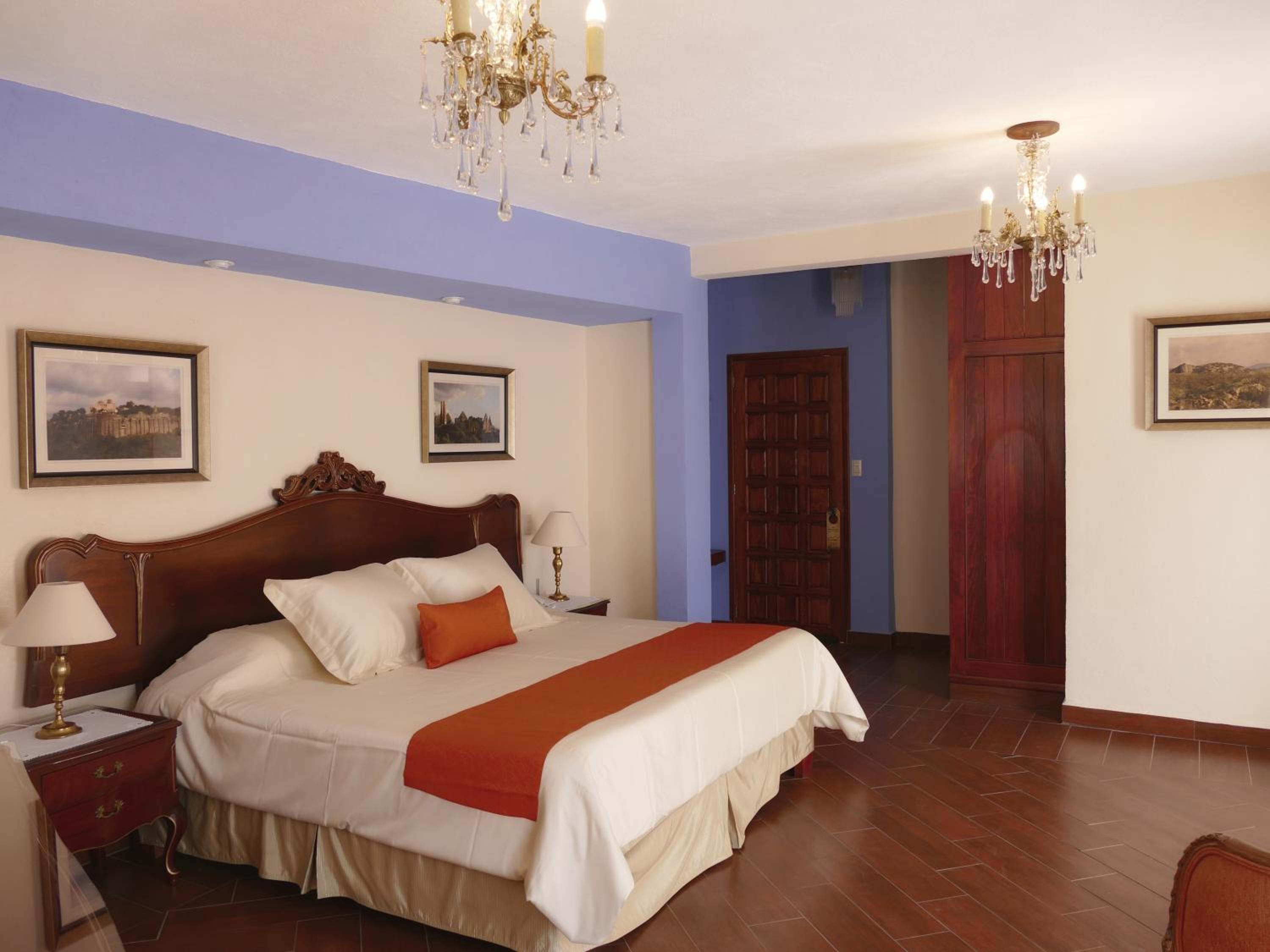 King Suite - Photo 2
