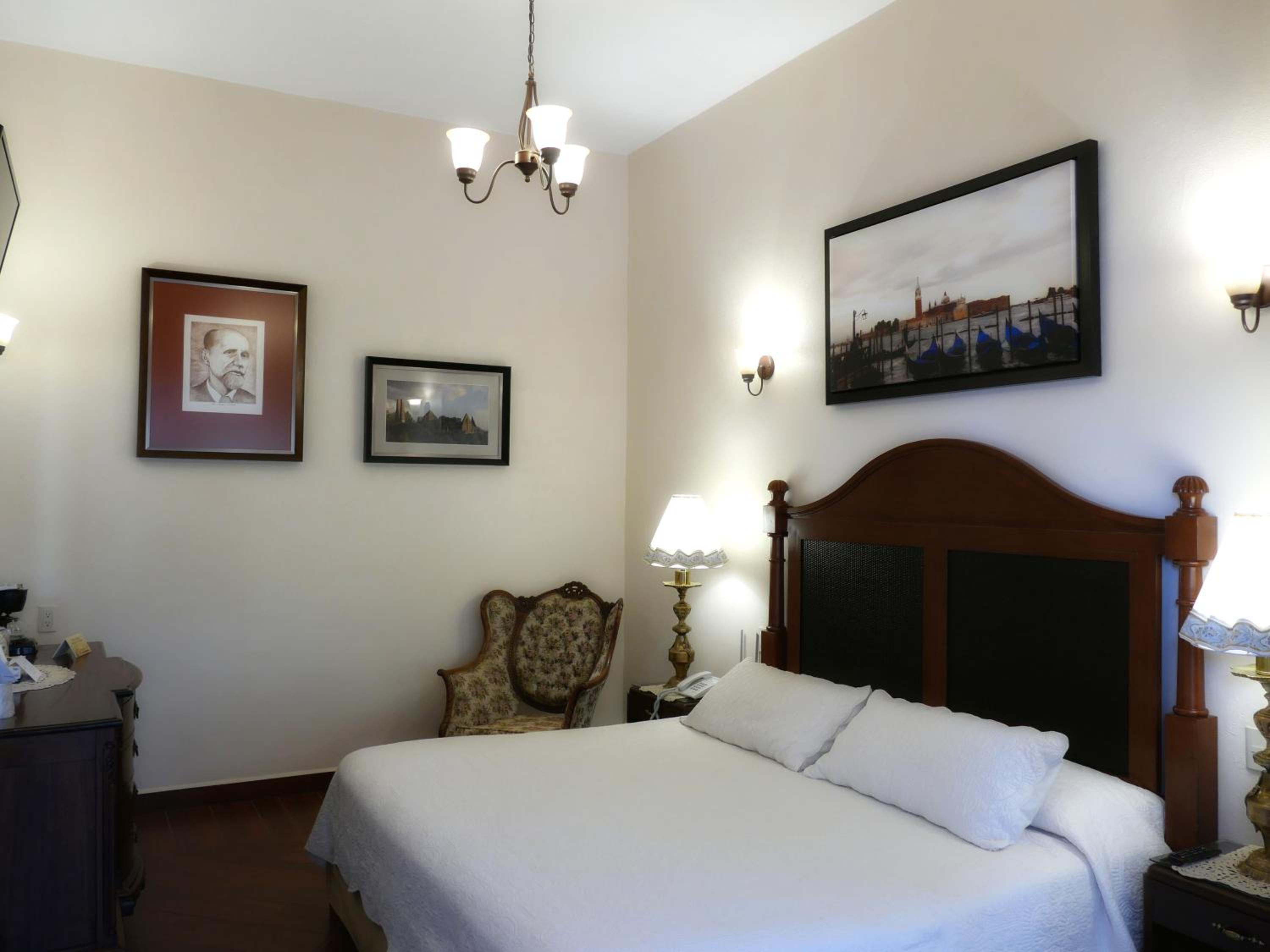 King Suite - Photo 20