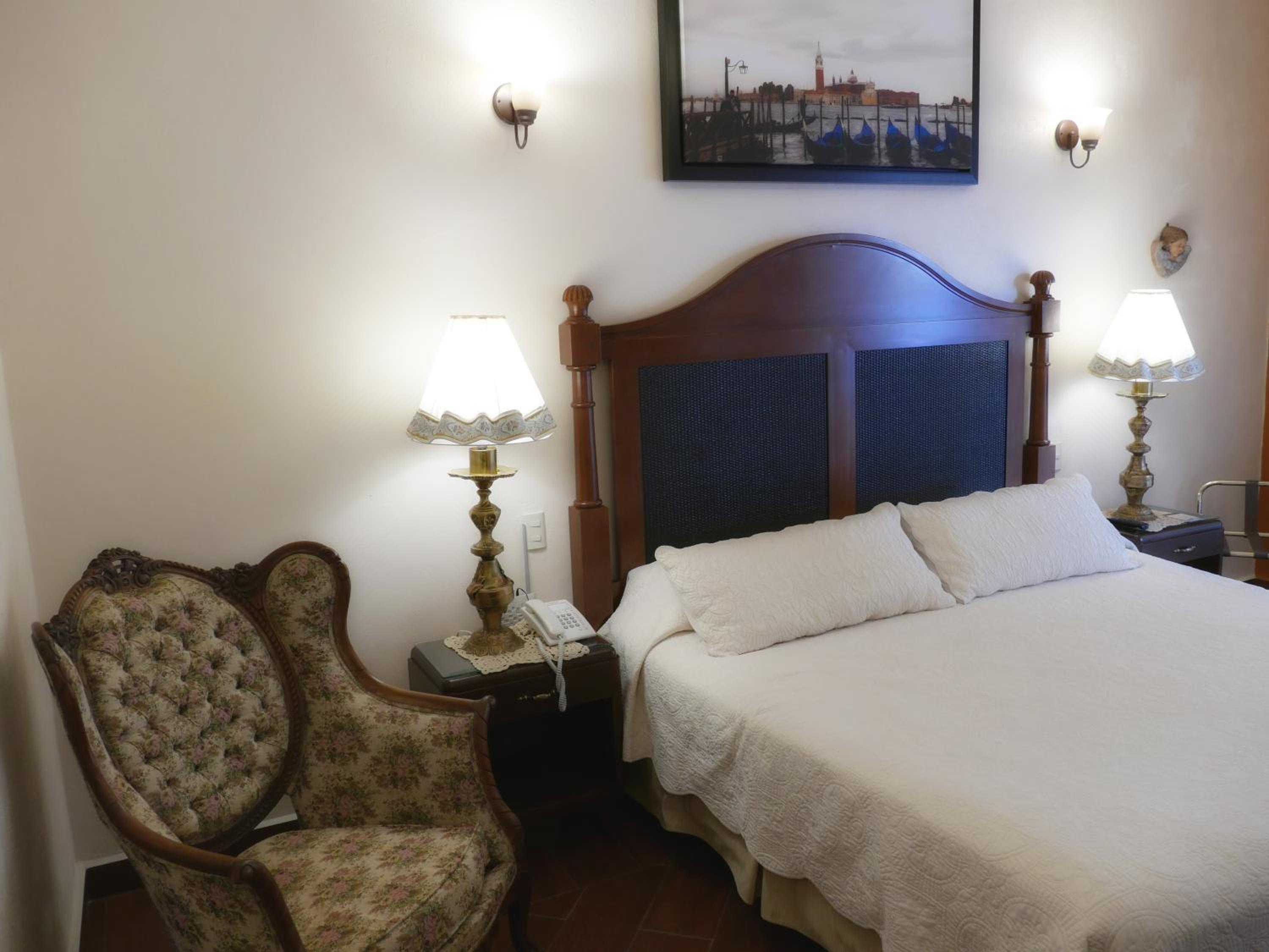 King Suite - Photo 18