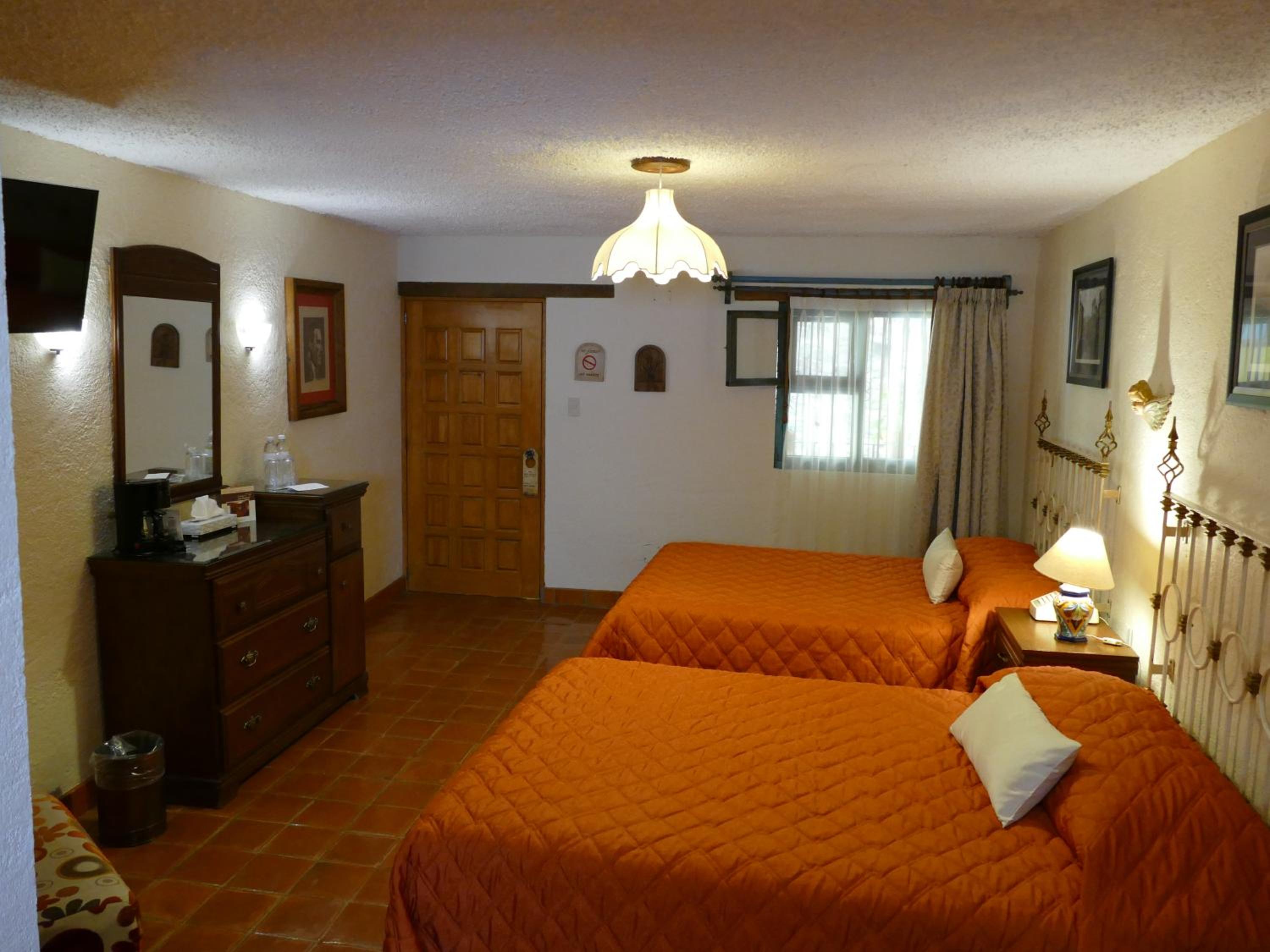 Double Room with Two Double Beds - Photo 6
