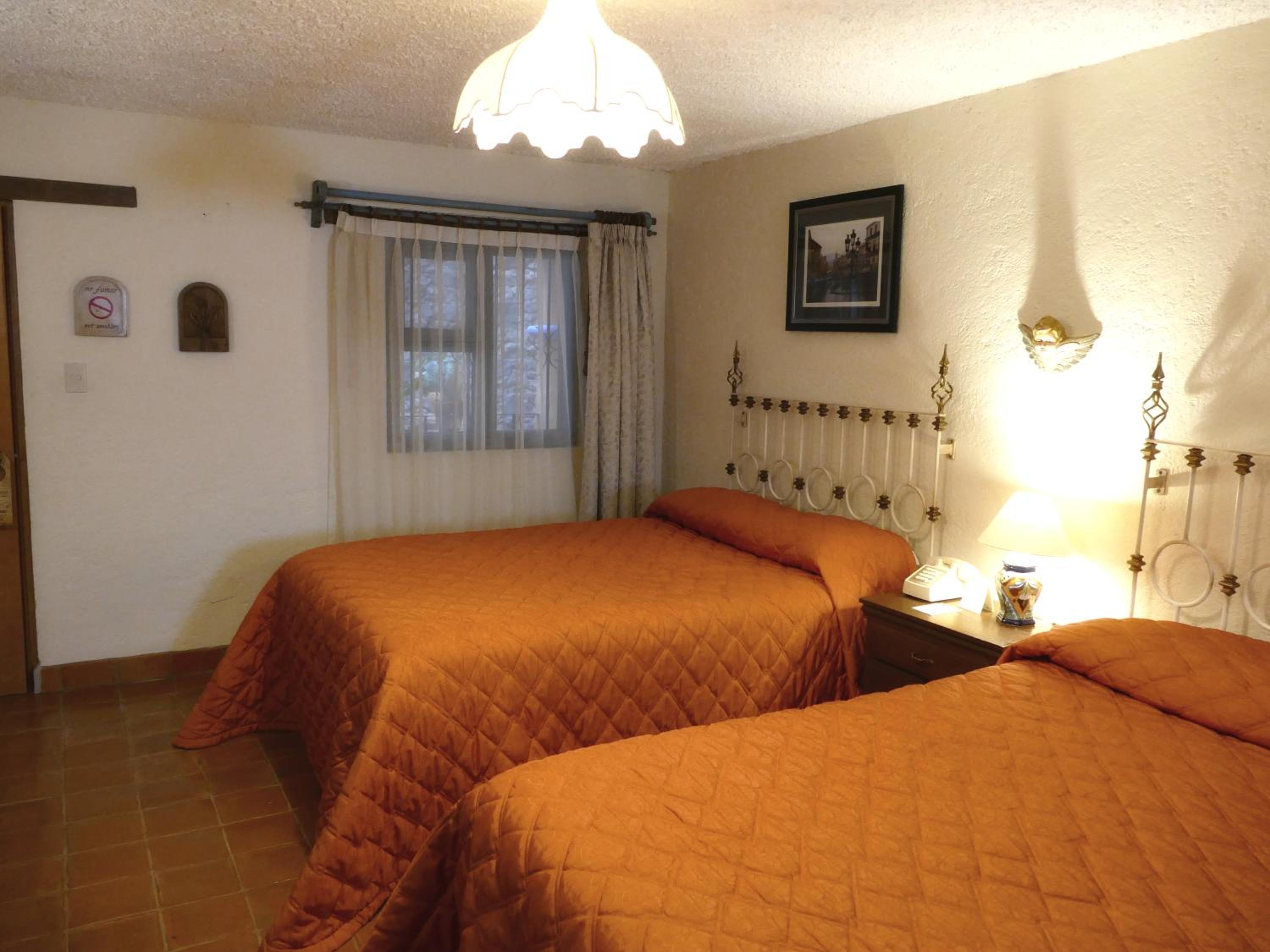 Double Room with Two Double Beds - Photo 5