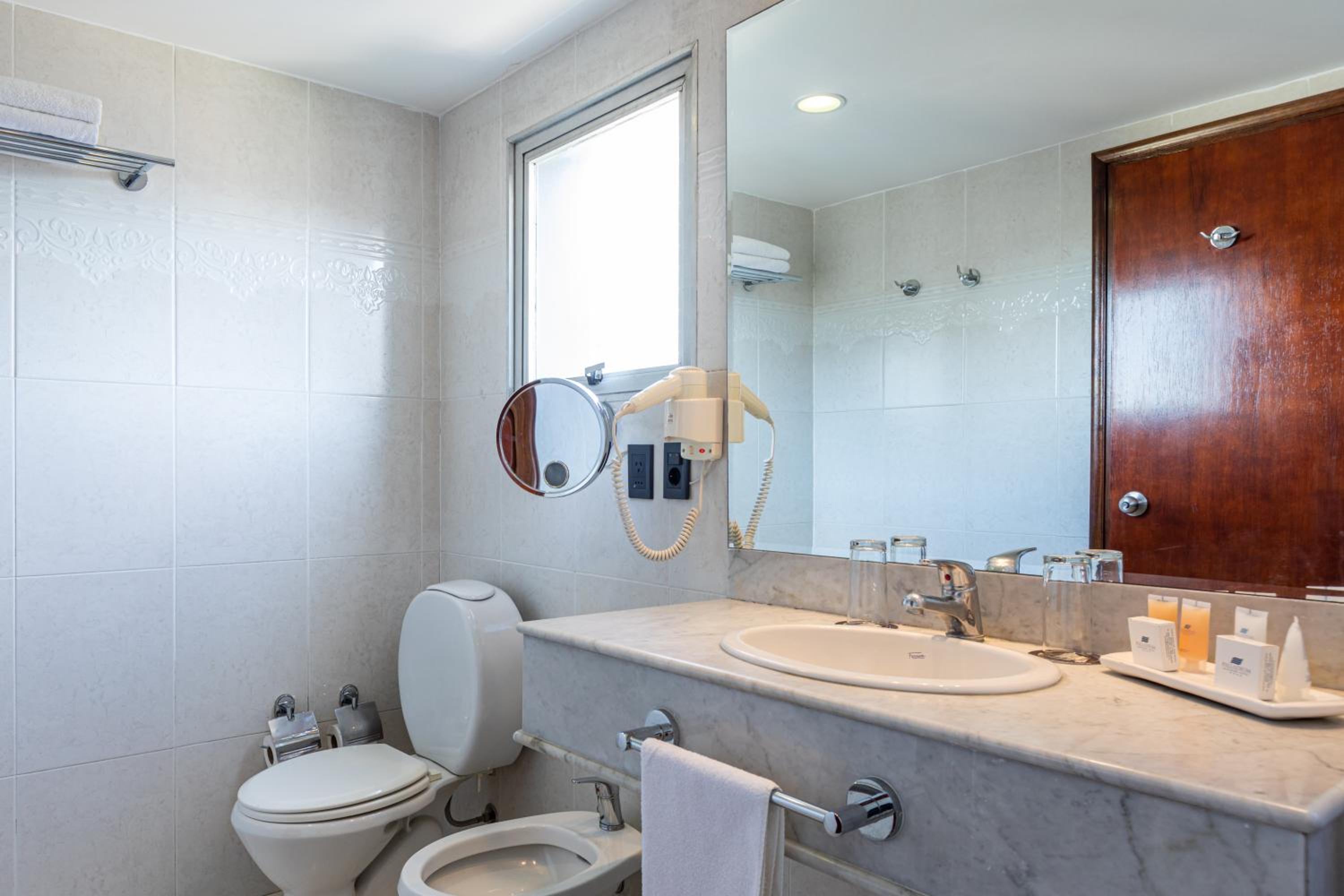 Standard Double Room - Photo 2