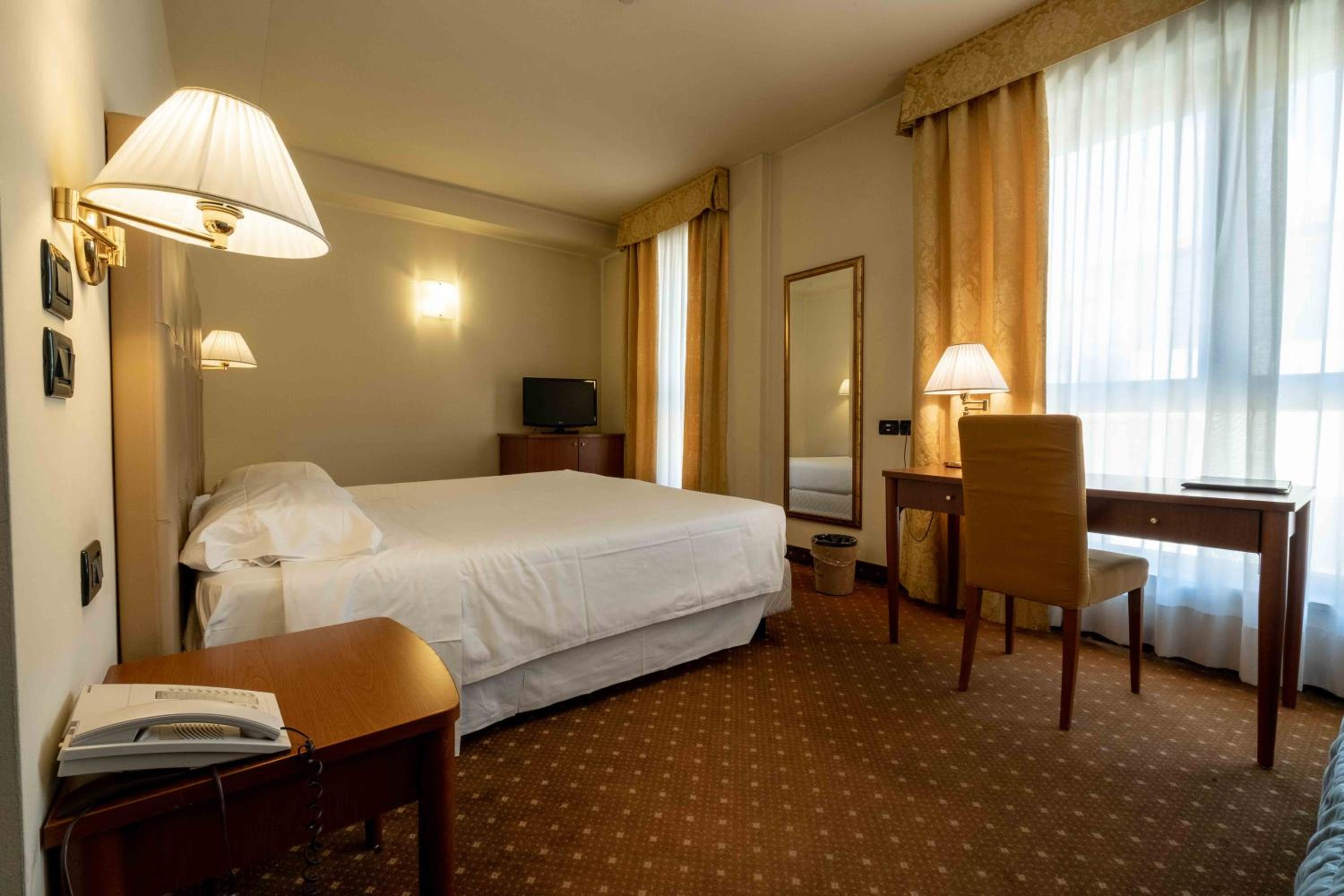 Double or Twin Room - Photo 1