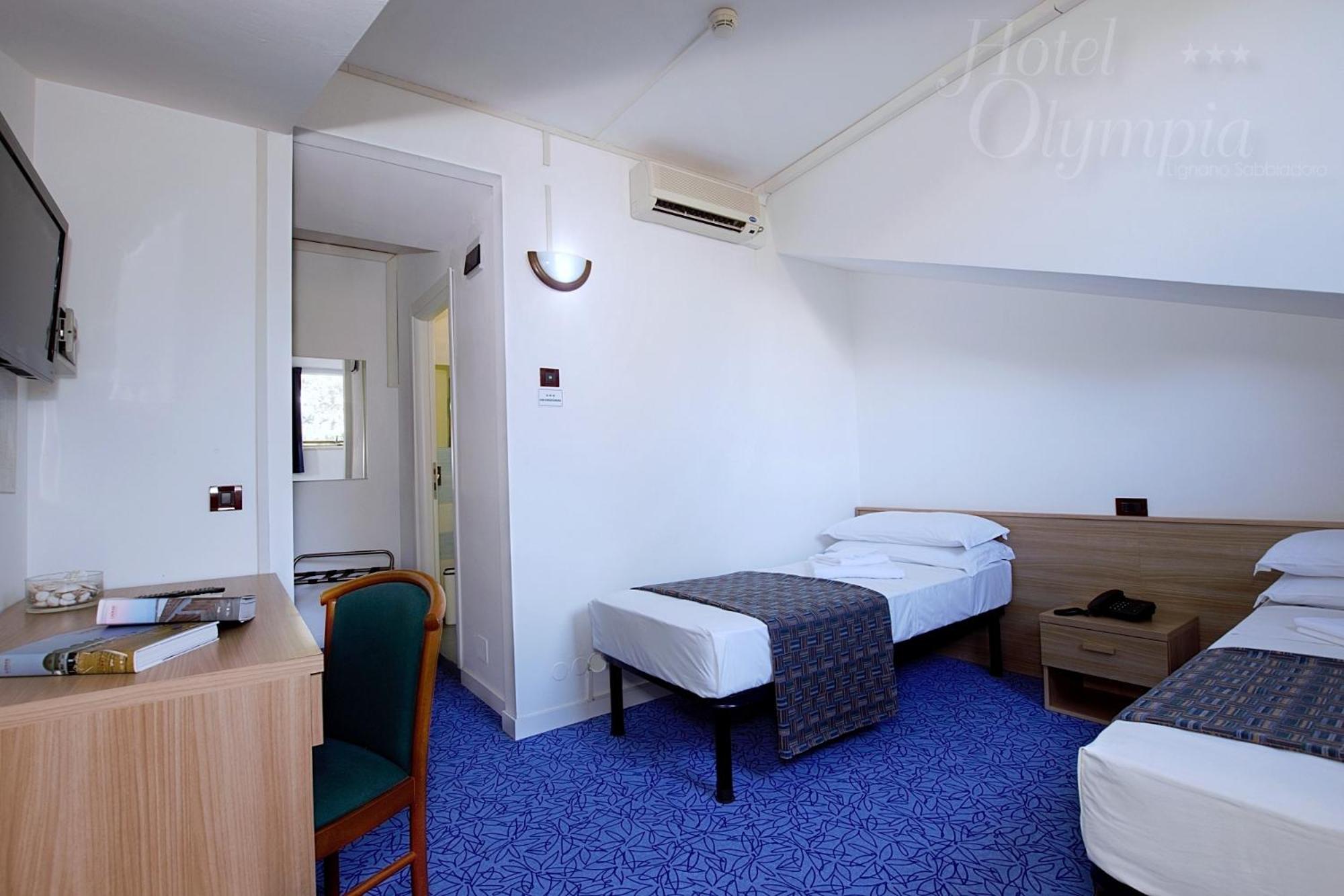 Basic Twin Room - Attic photo 1