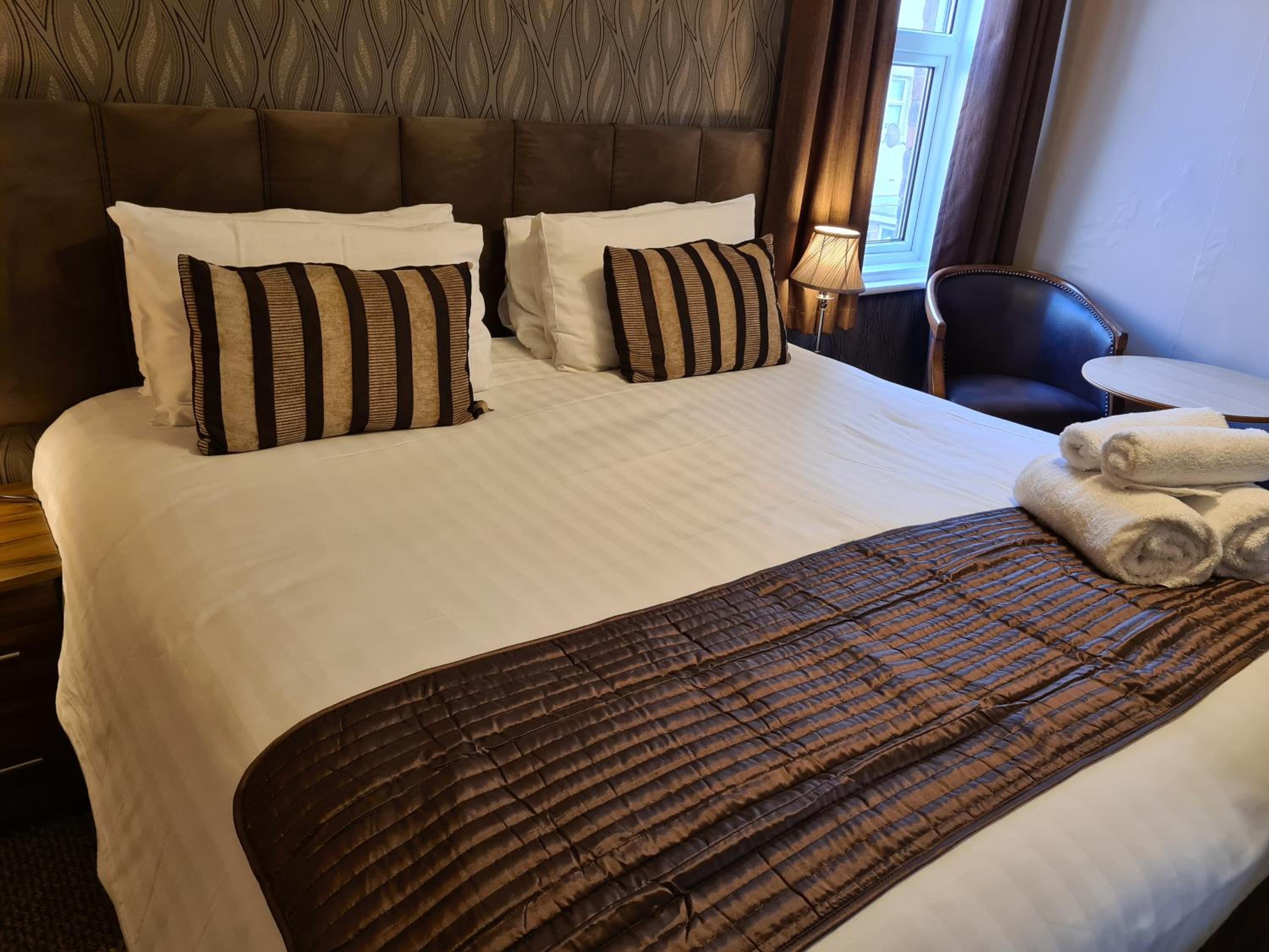 Double or Twin Room with Bathroom photo 1