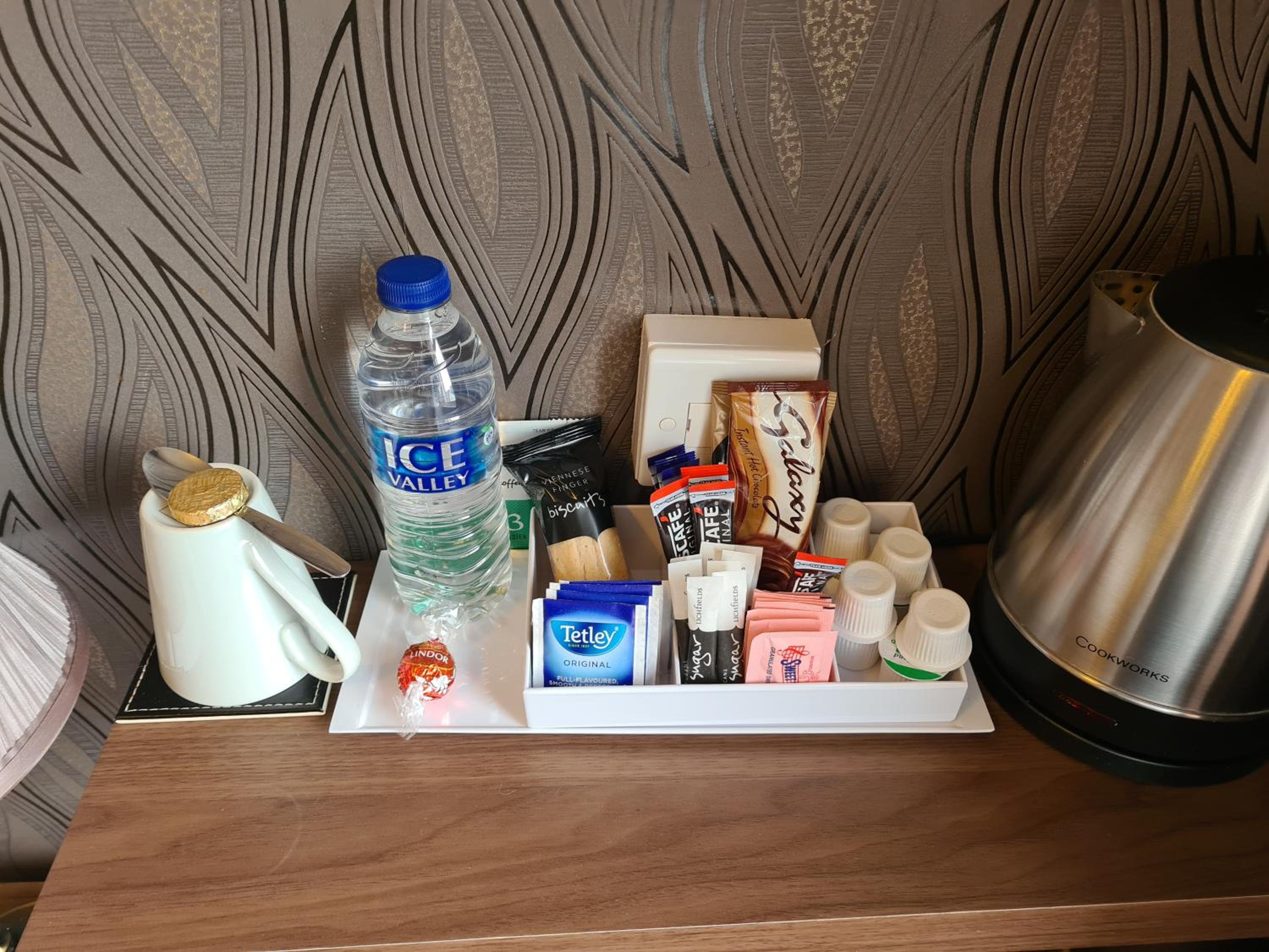 Single Room with Bathroom photo 3