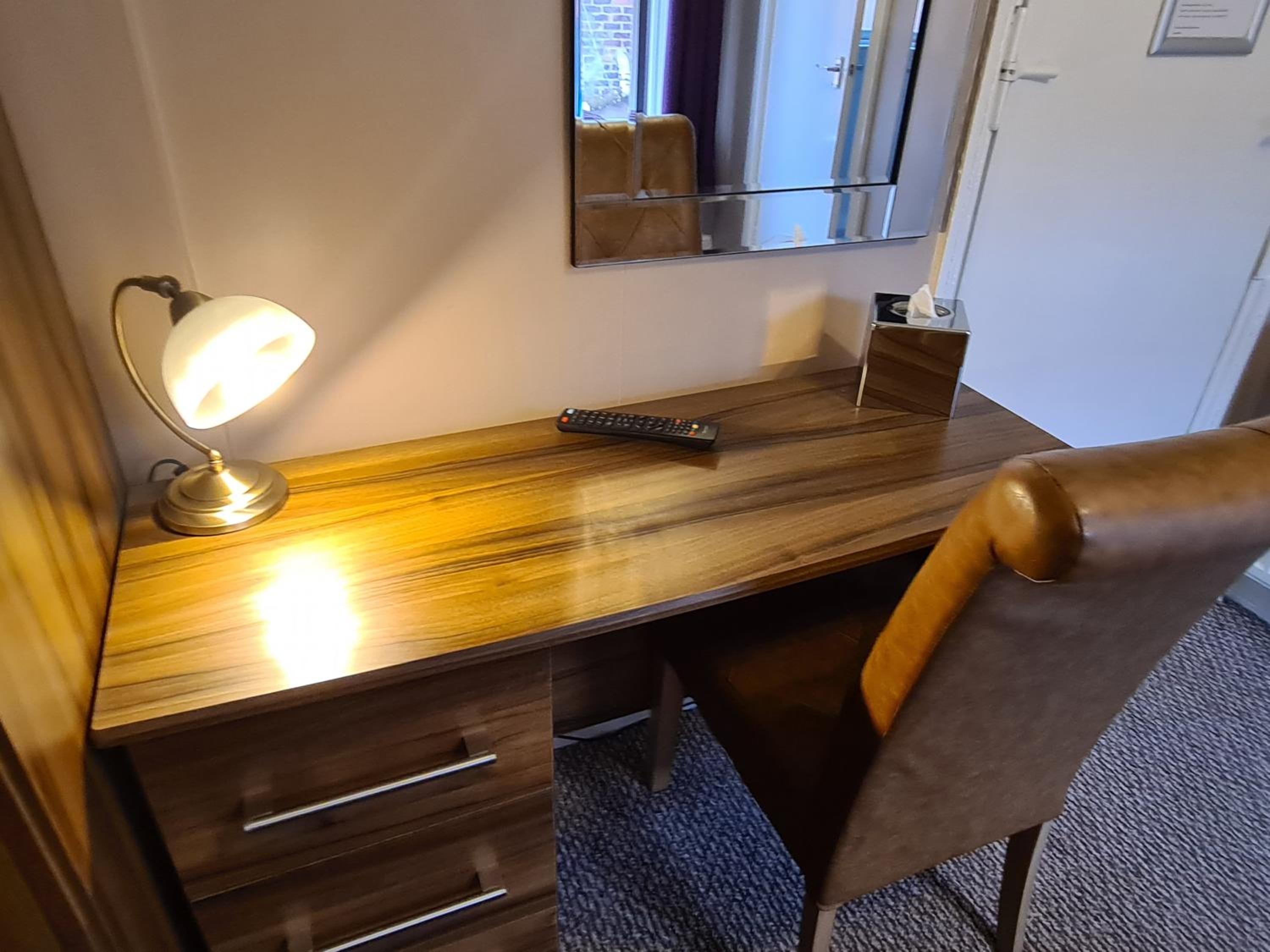 Single Room with Bathroom photo 3