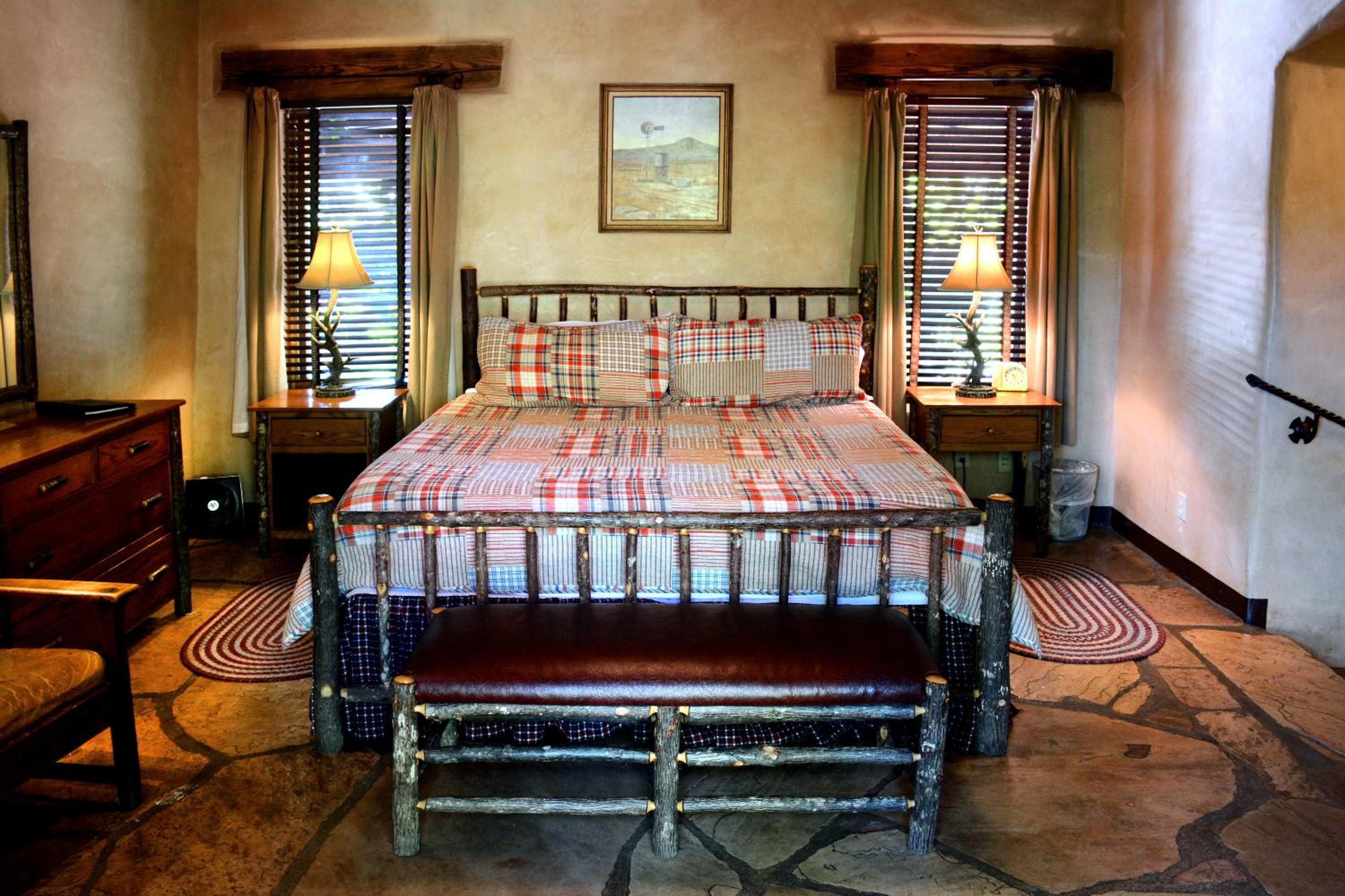 The Flat Rock Hickory with Day Bed photo 1