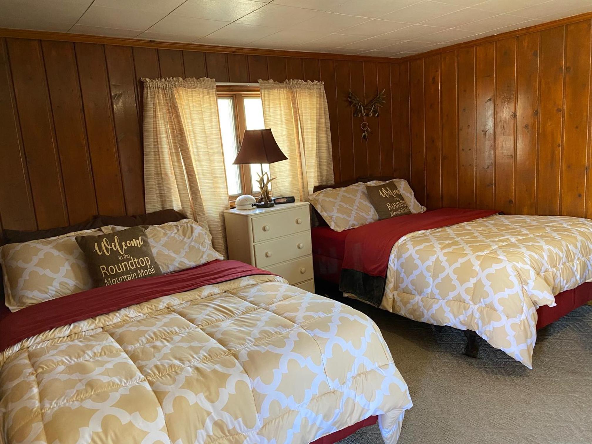 Cabin with kitchenette Queen photo 1