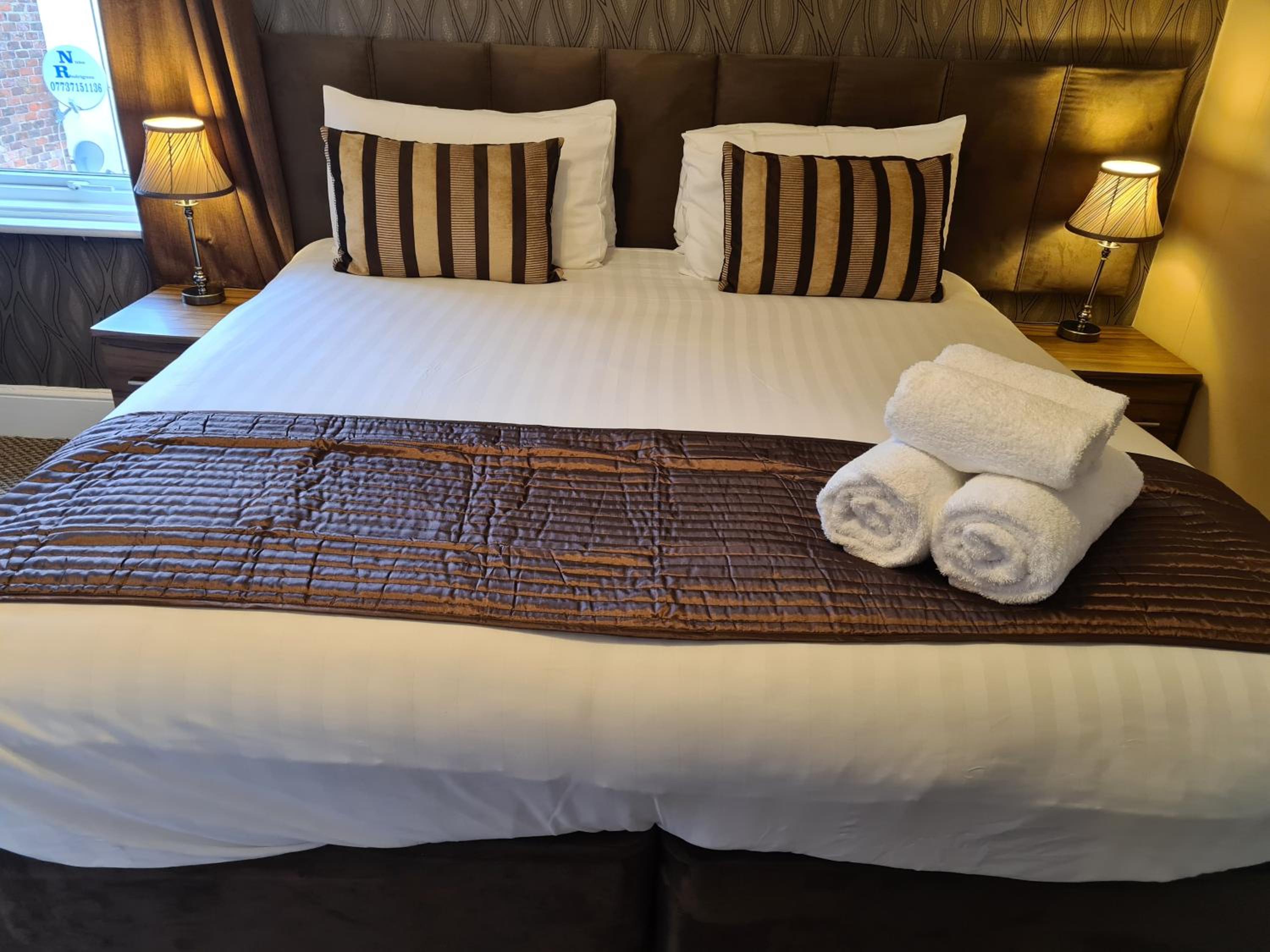 Double or Twin Room with Shower photo 2