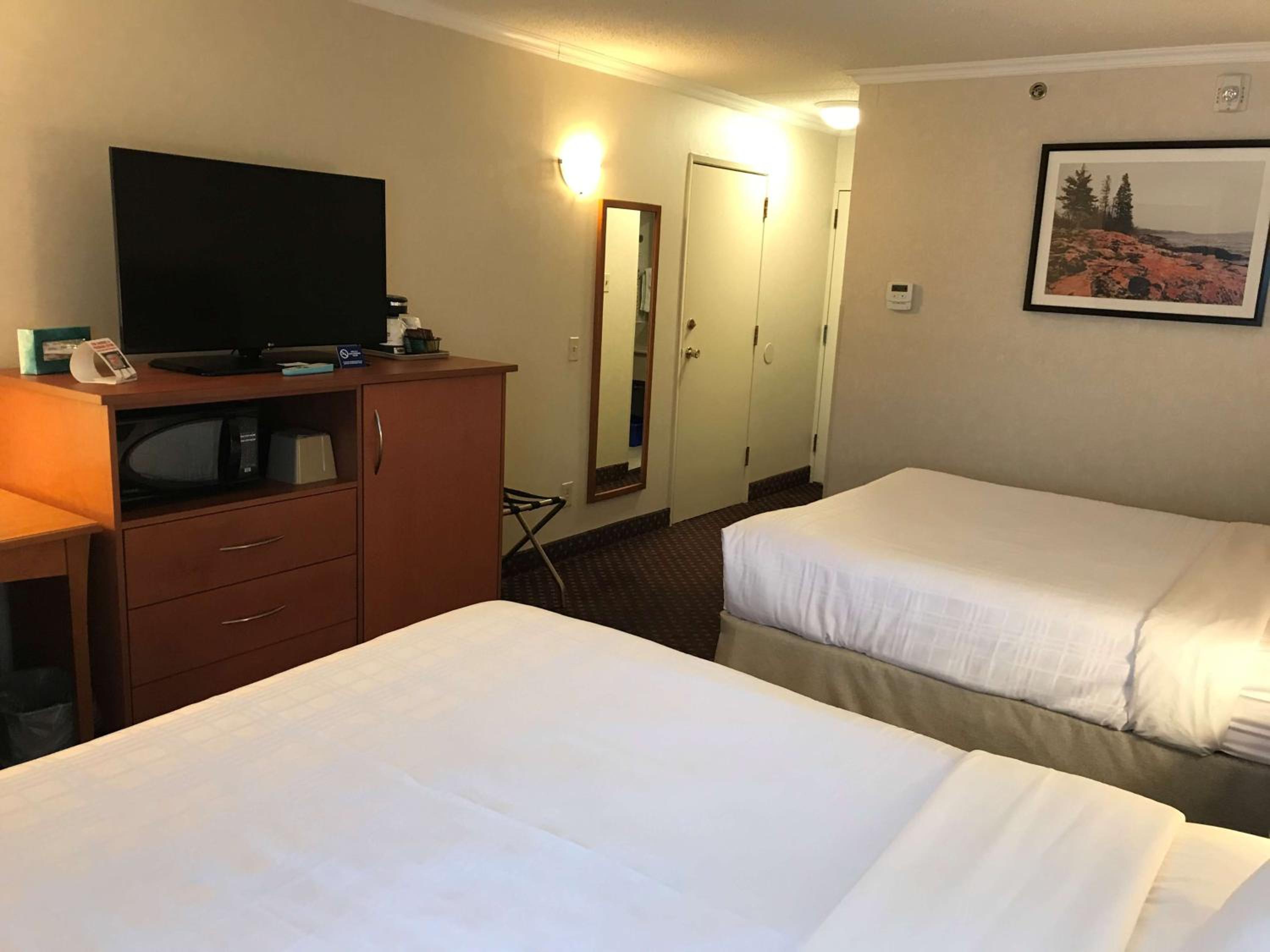 Queen Room with Two Queen Beds - Non-Smoking