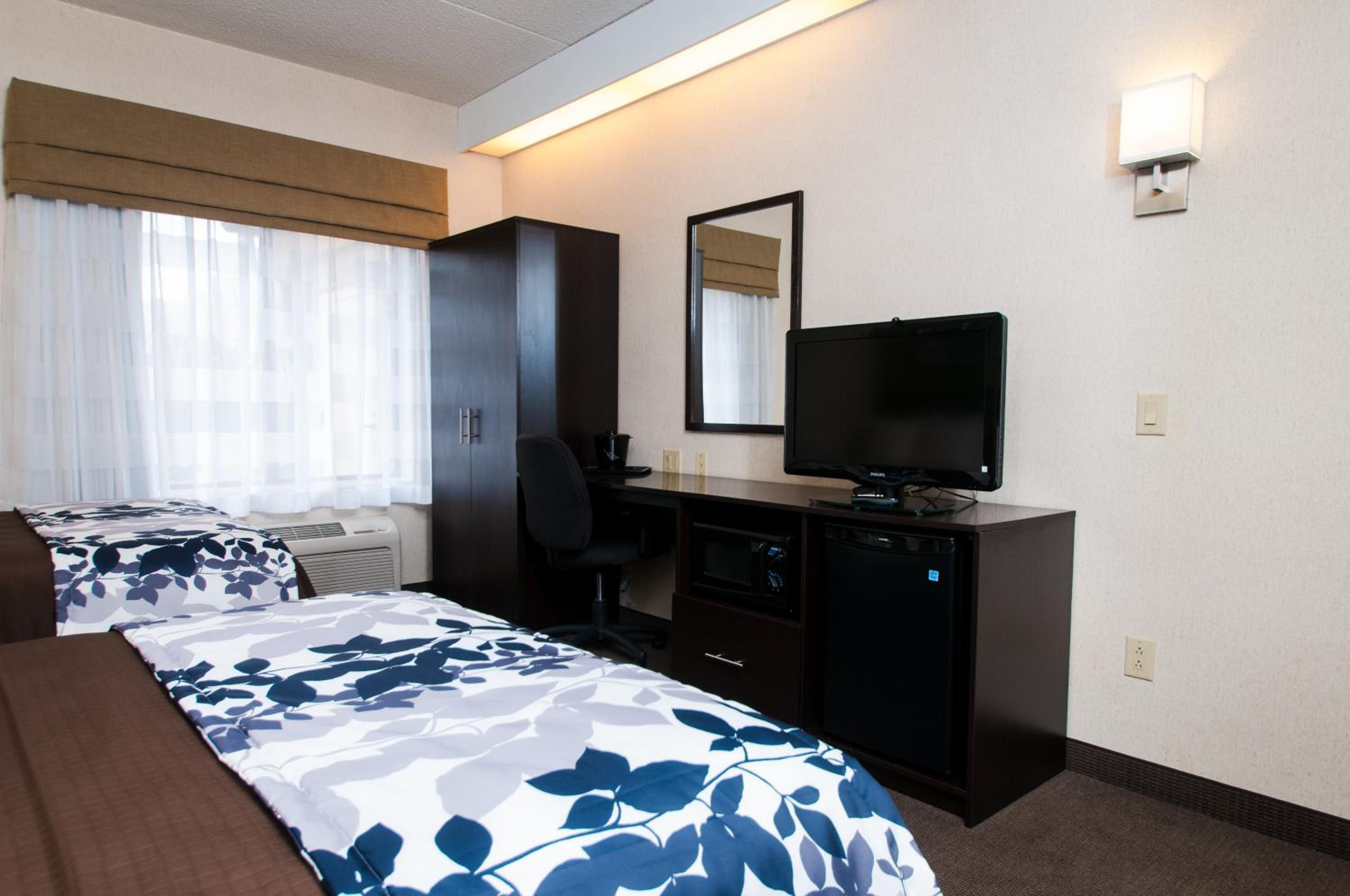 Double Room with Two Double Beds - Non-Smoking - Photo 10