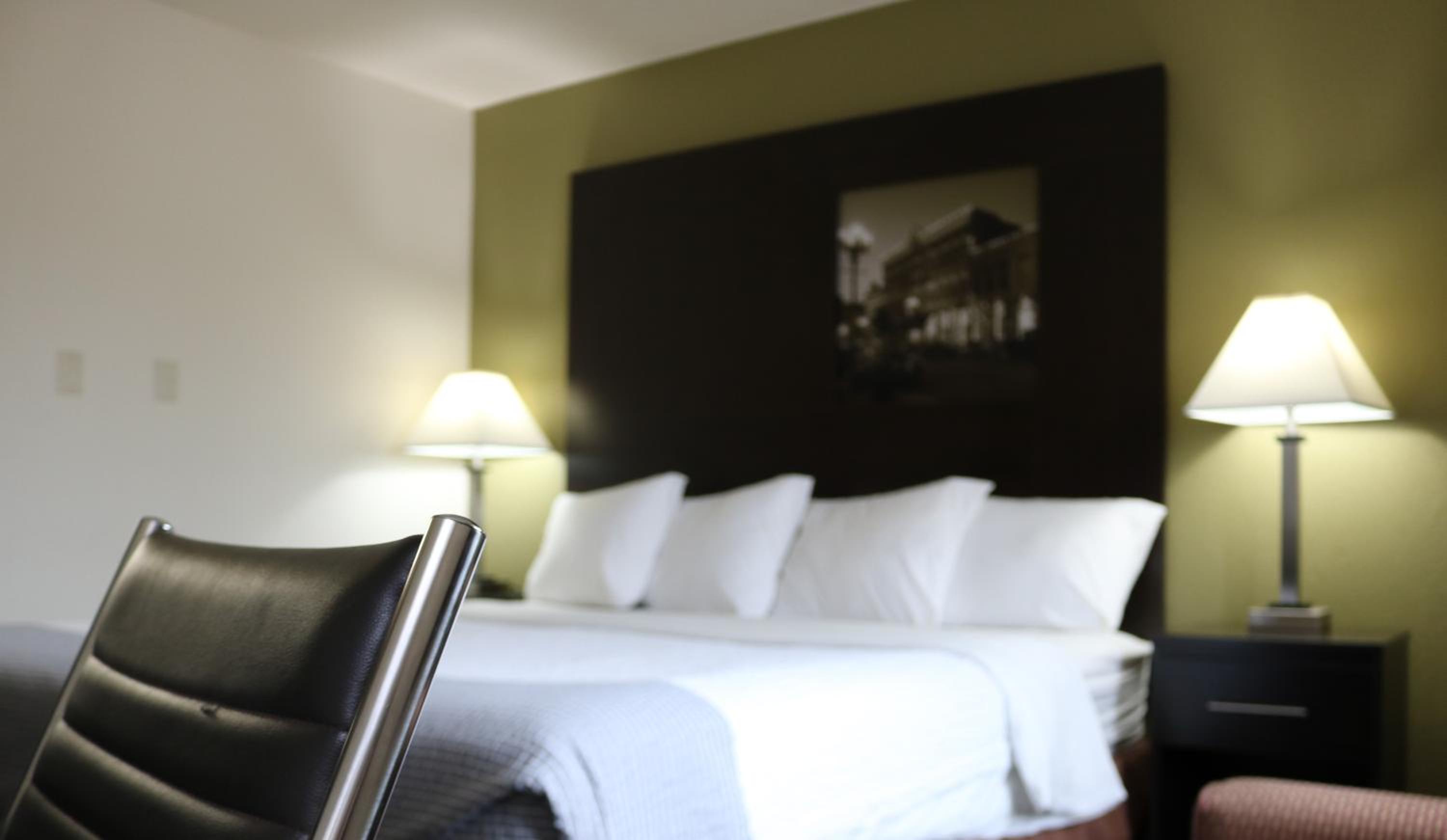 King Room - Non-Smoking - Photo 2