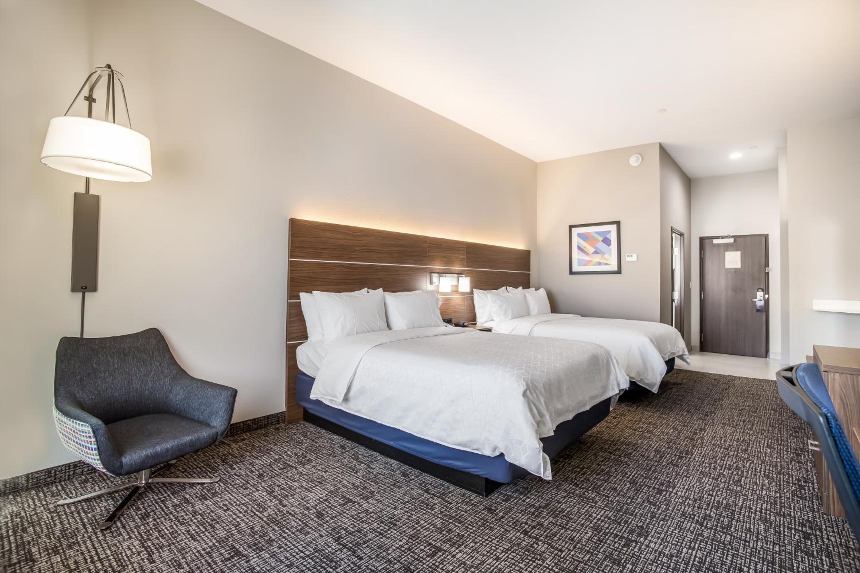 Standard Room with Two Queen Beds
