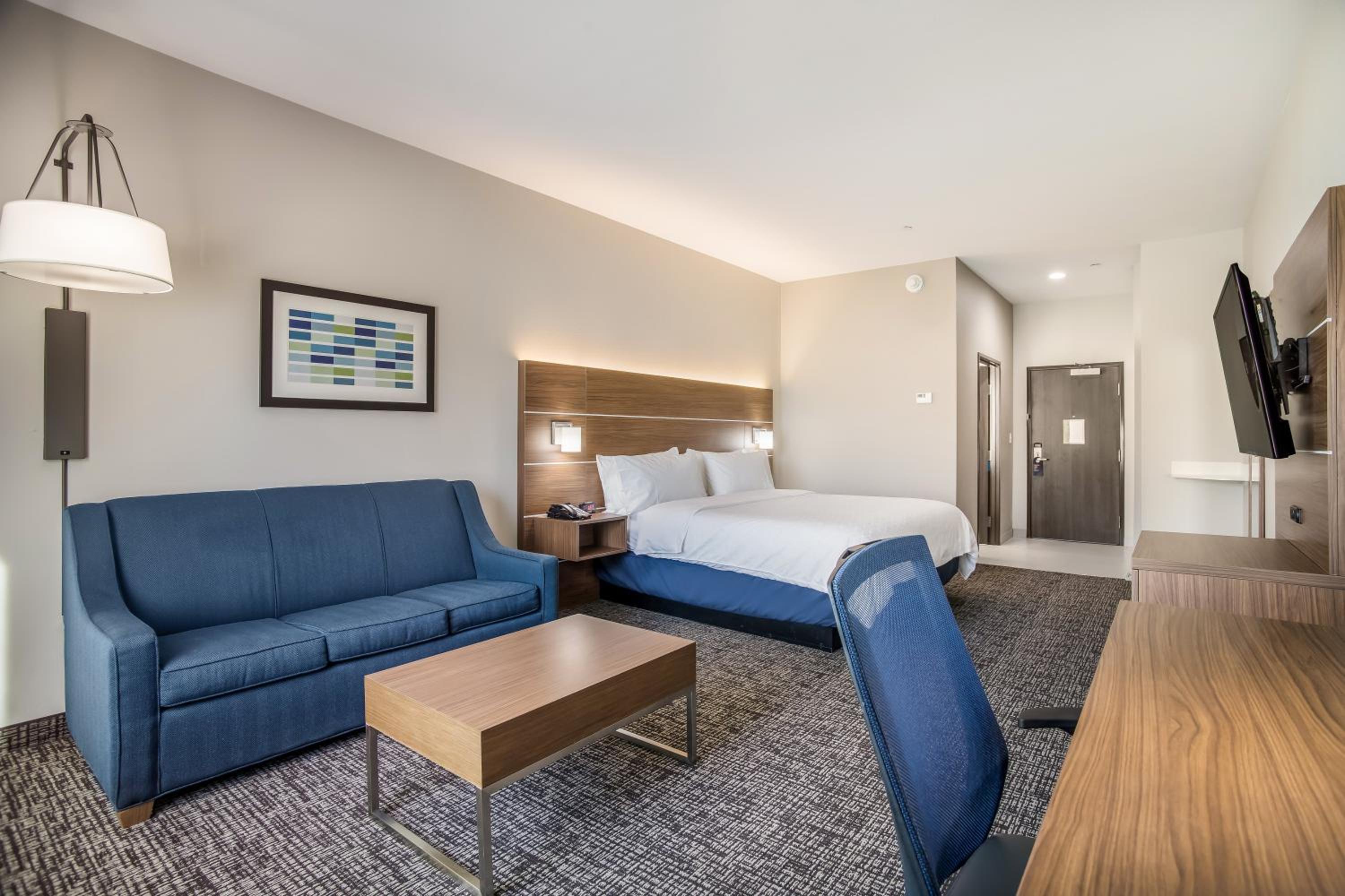 Queen Room with Two Queen Beds - Mobility Access Tub/Non-Smoking