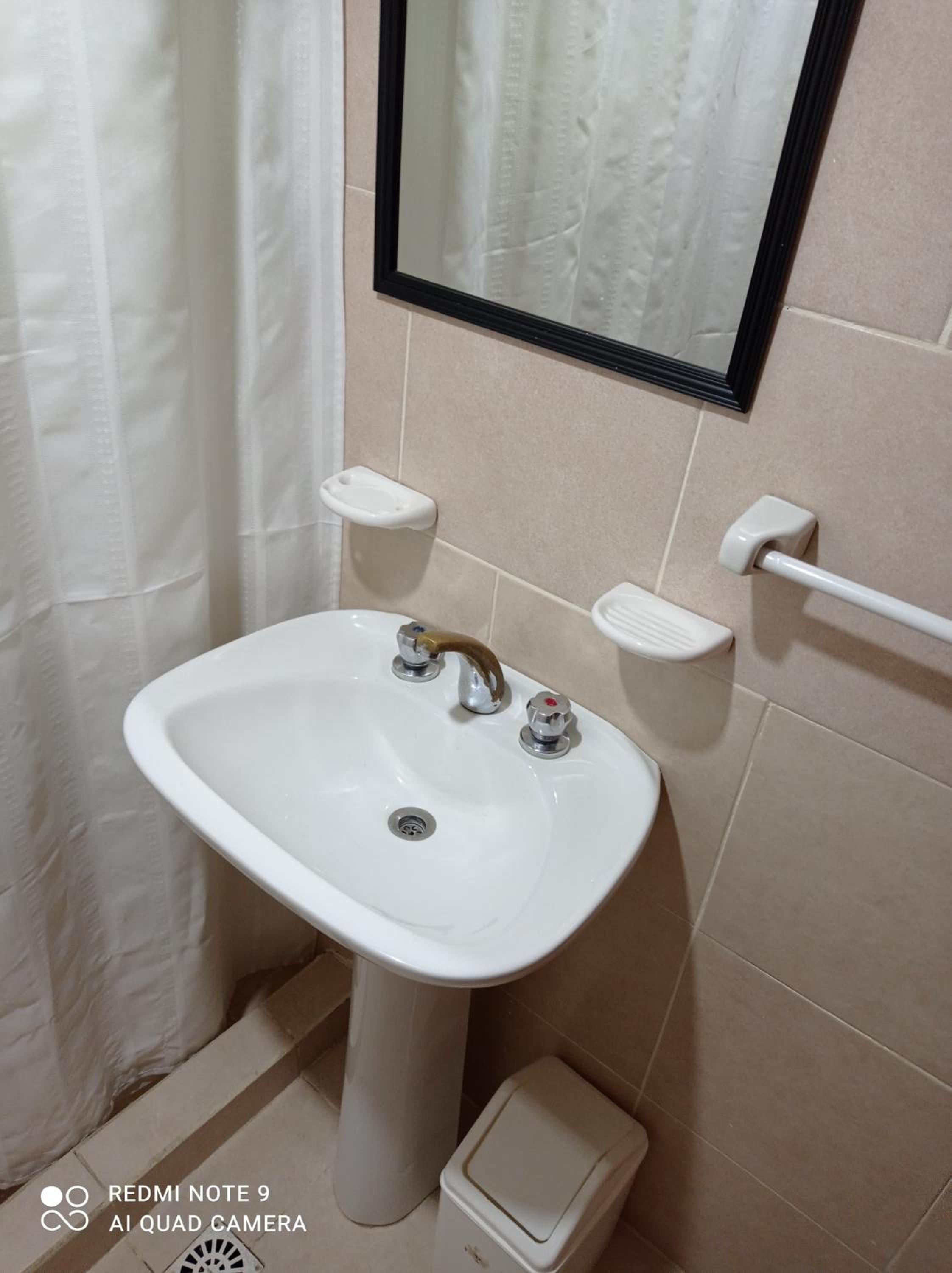 Family Room with Private Bathroom photo 2
