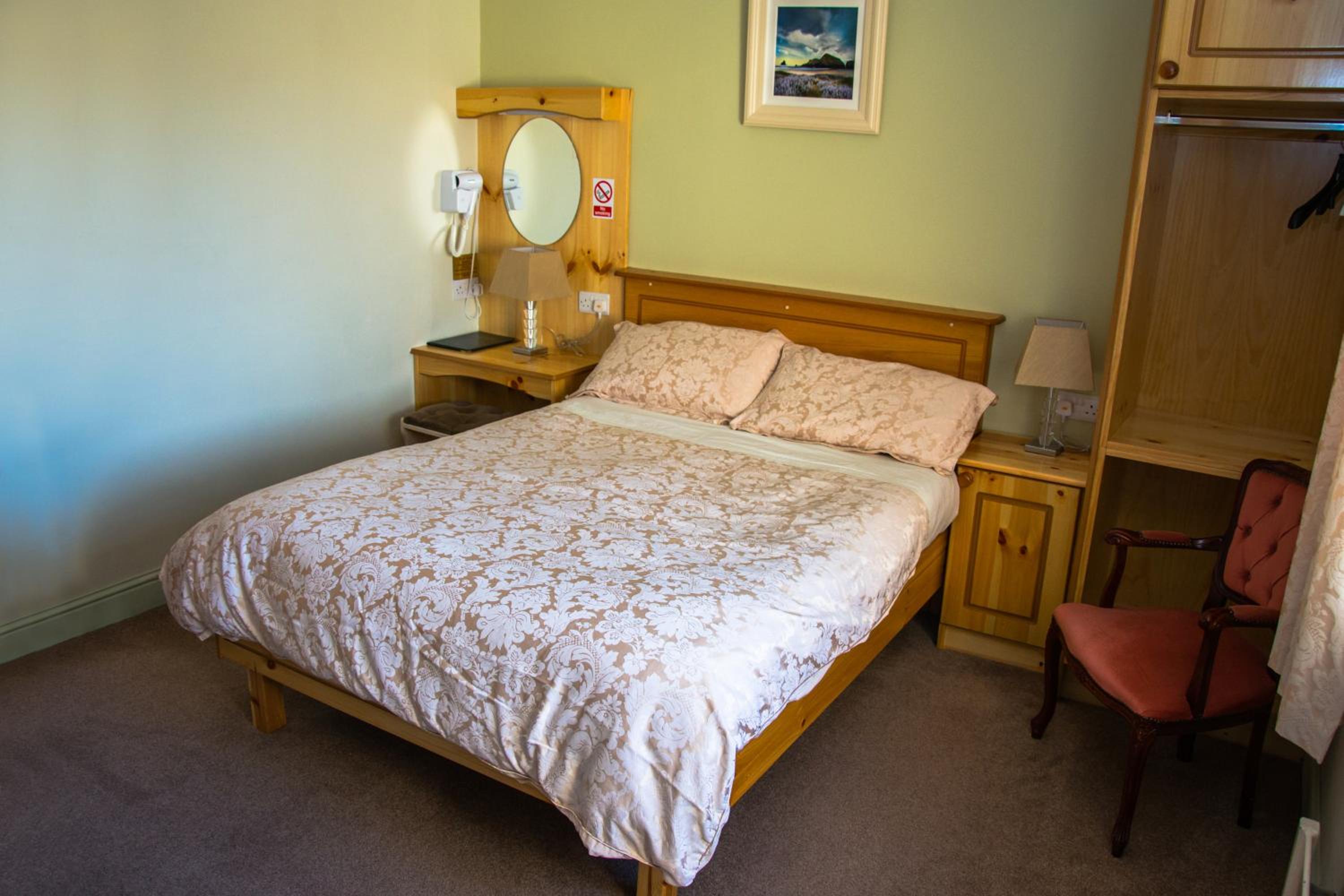 Small Double Room photo 1