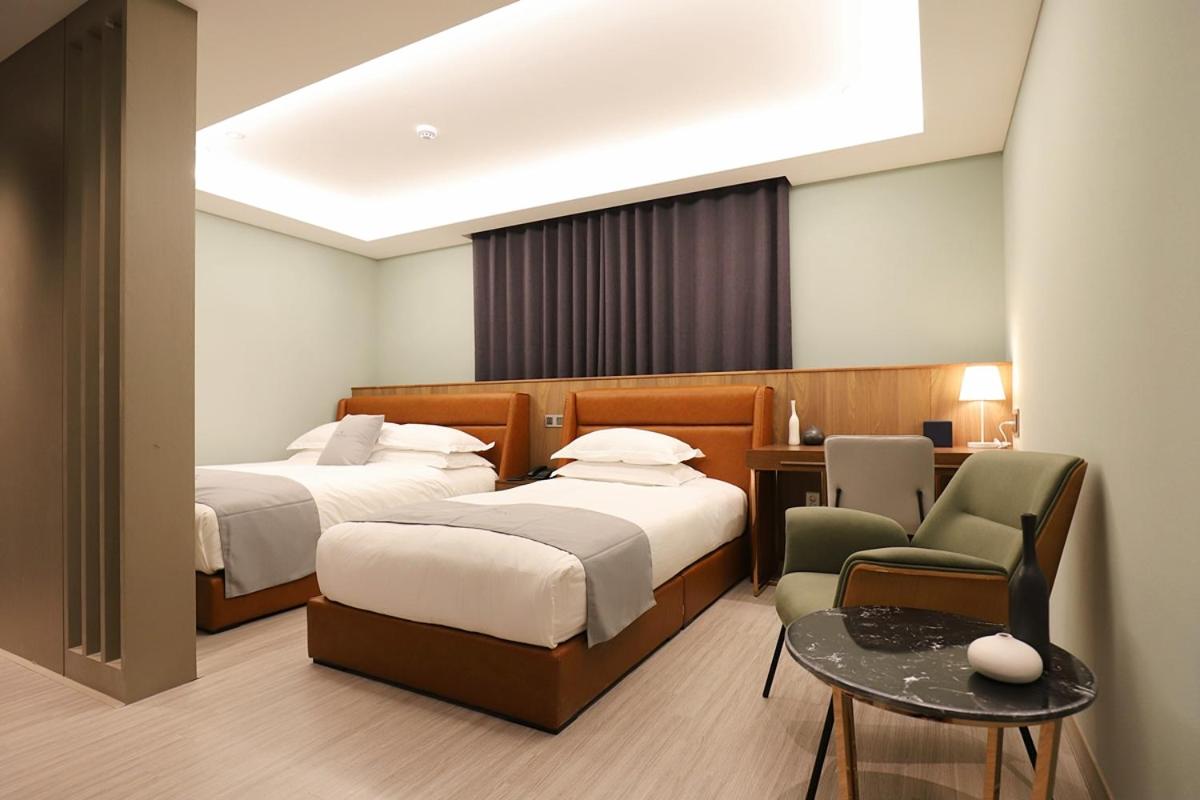 Deluxe Twin Room - Photo 1