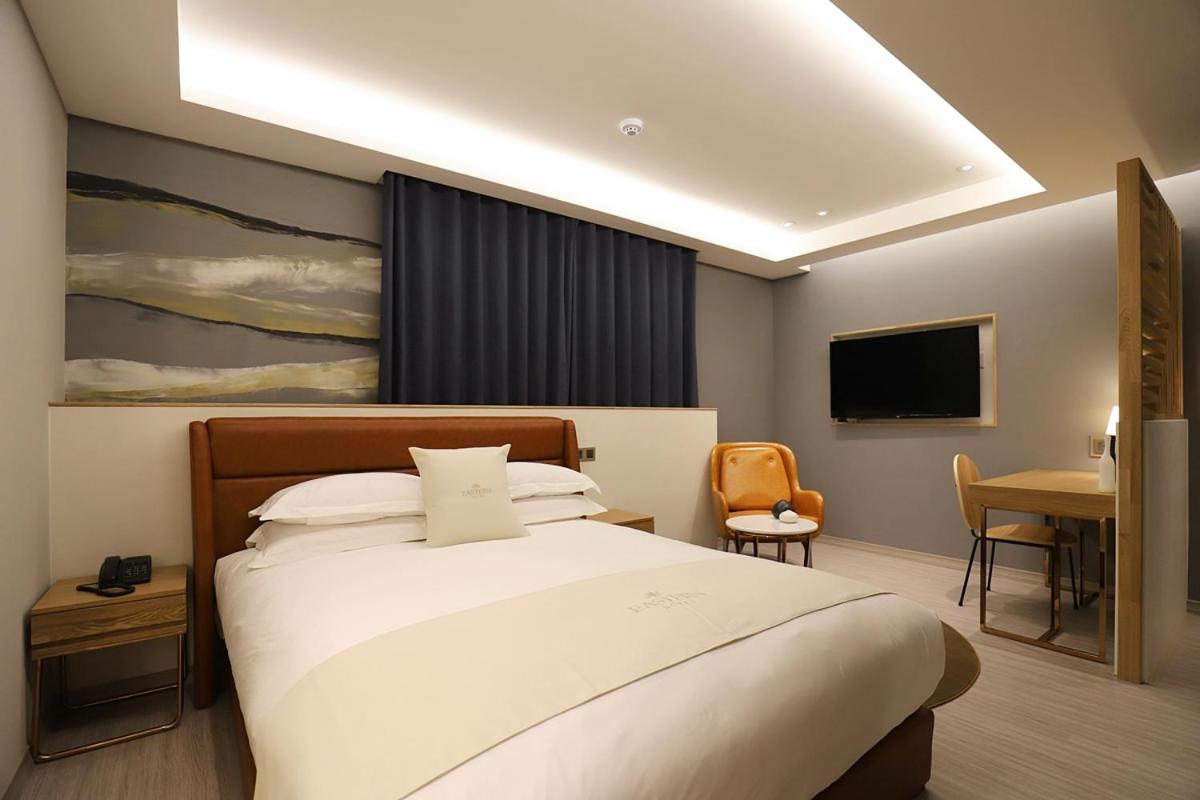 Deluxe Double Room - Photo 4