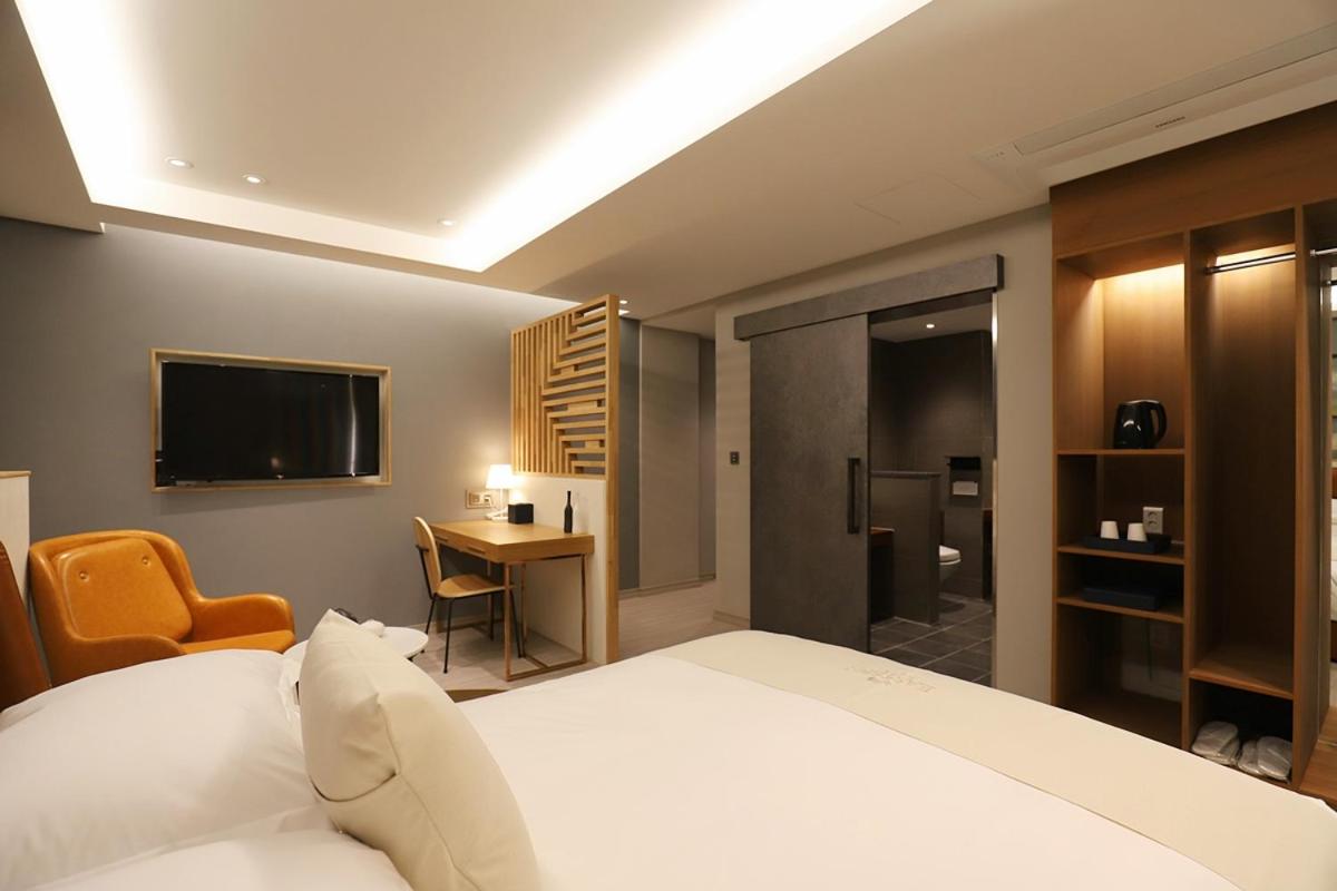 Deluxe Double Room - Photo 3