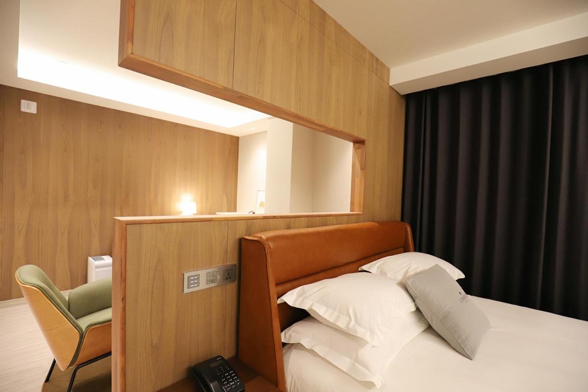 Suite - Photo 4