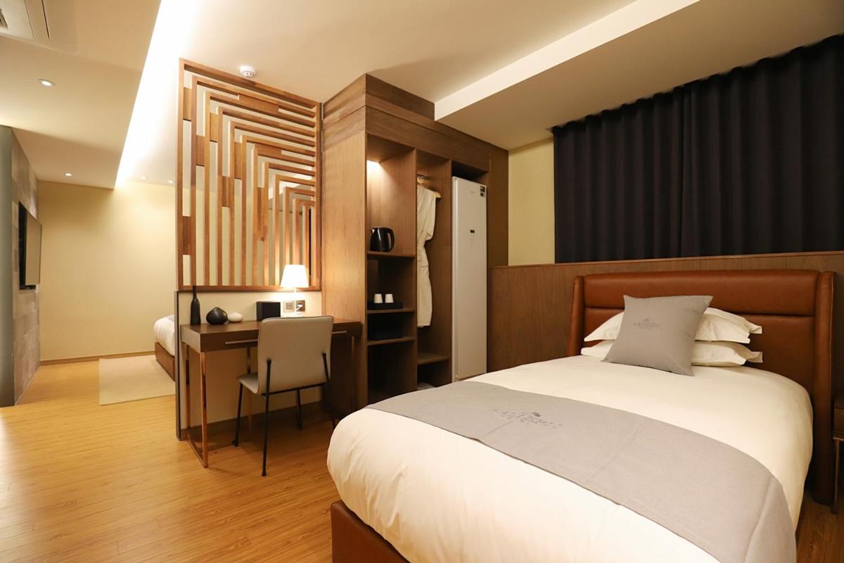 Suite Twin Room - Photo 7