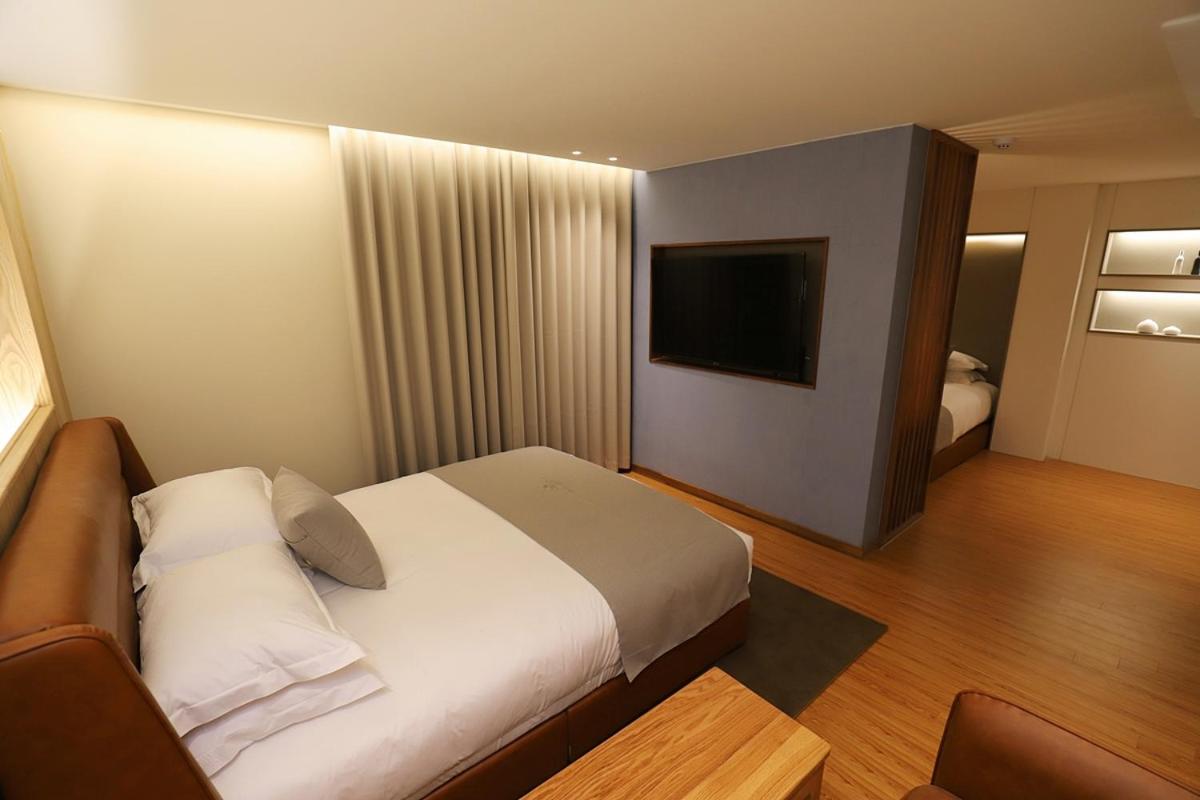 Suite Twin Room - Photo 2