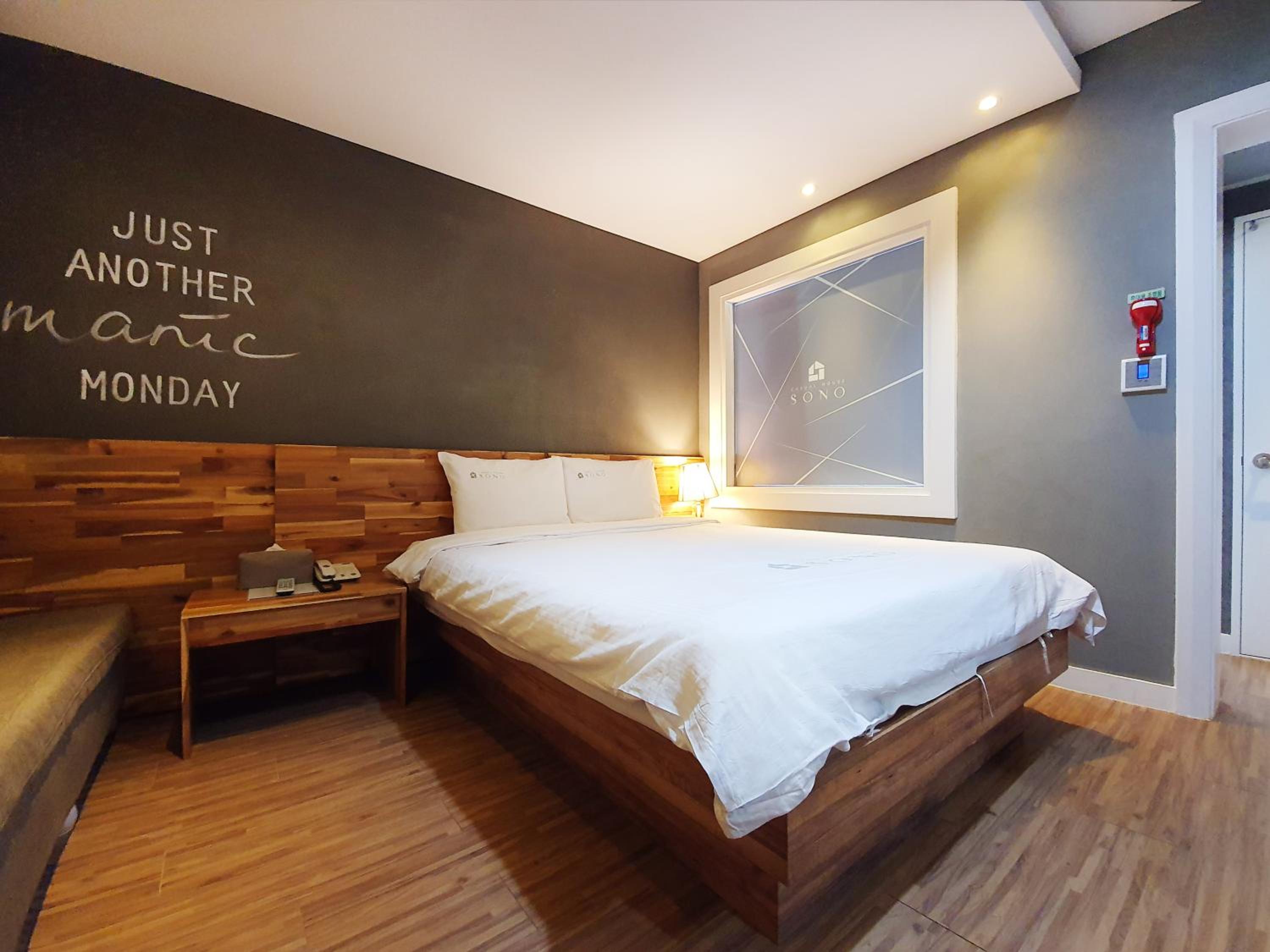 Standard Double Room - Photo 1