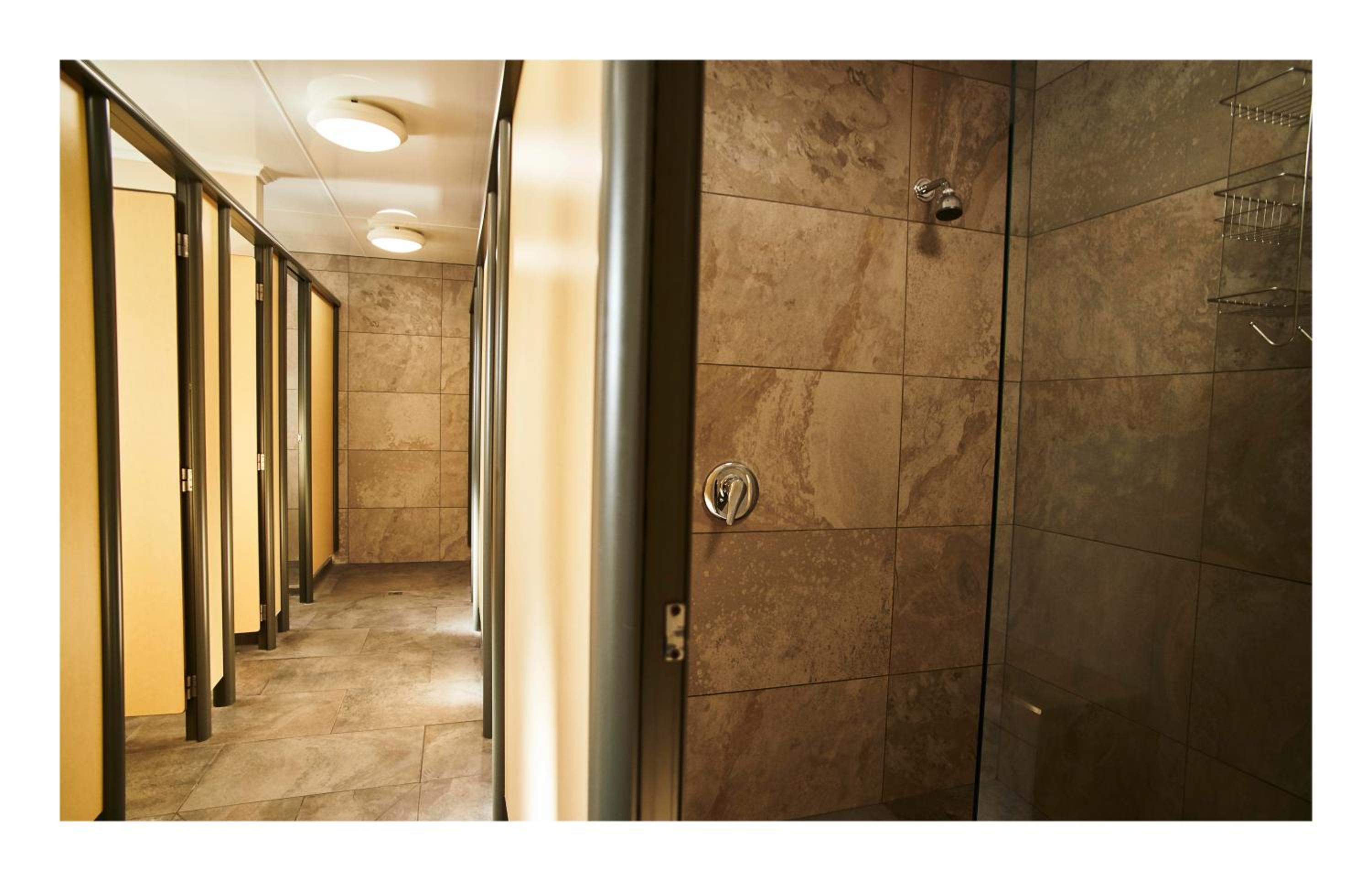 Small Cabin with Kitchenette and Shared Bathroom (5 Guests) photo 3