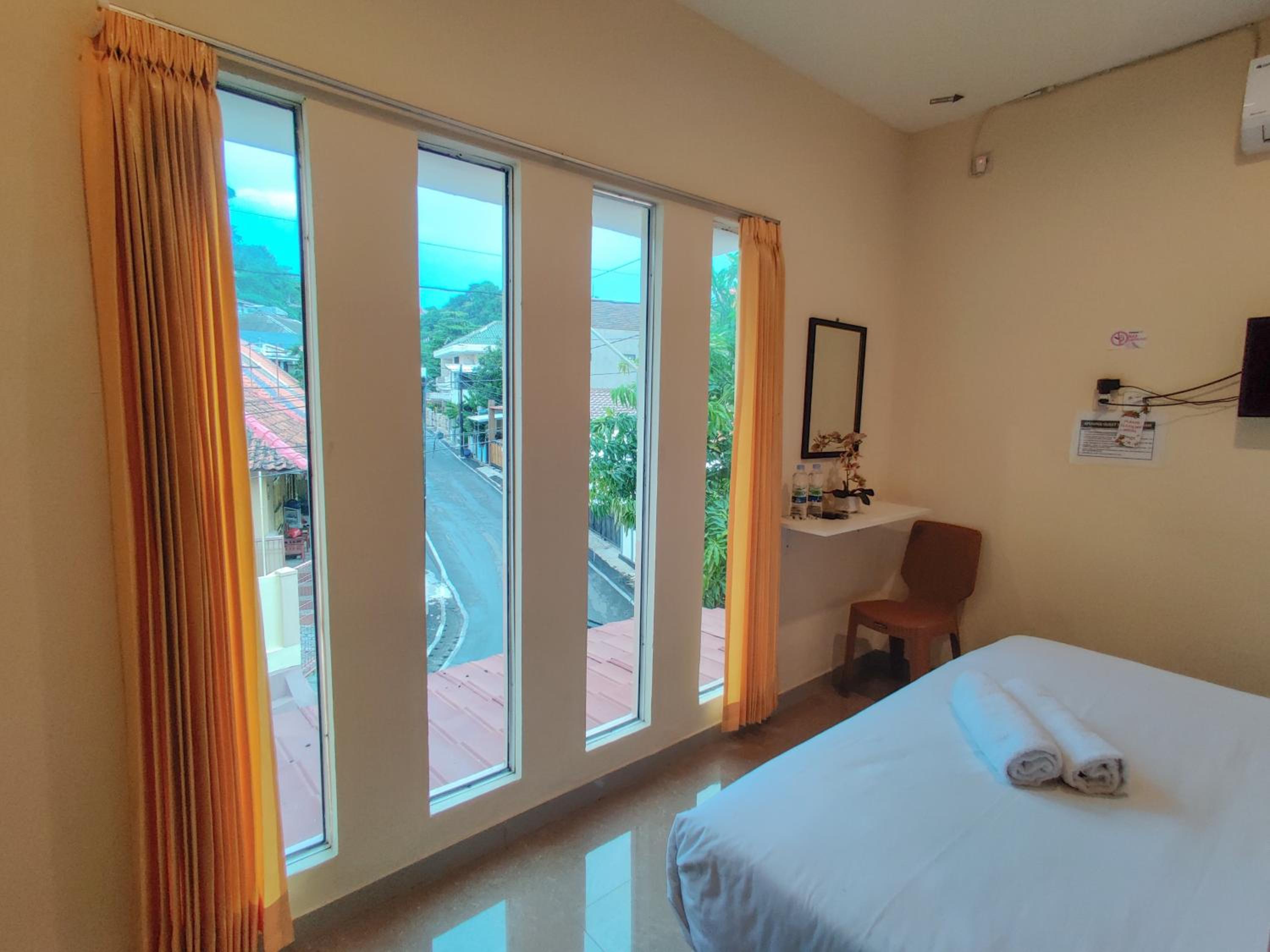 Standard Double Room - Photo 3