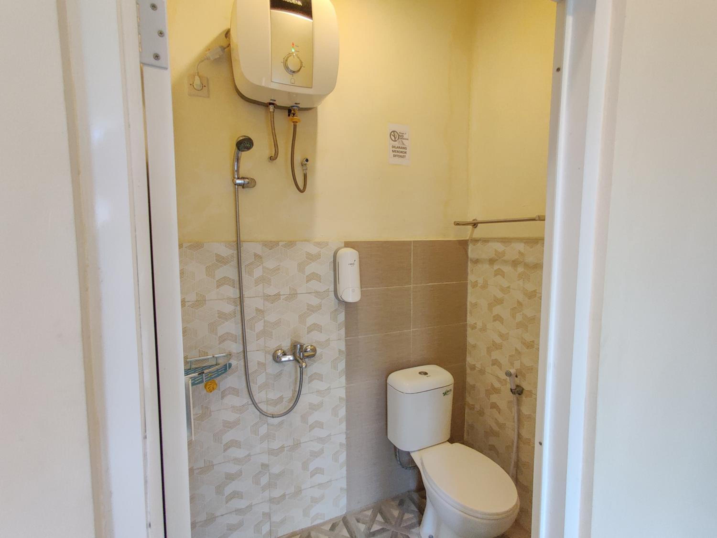 Standard Double Room - Photo 4