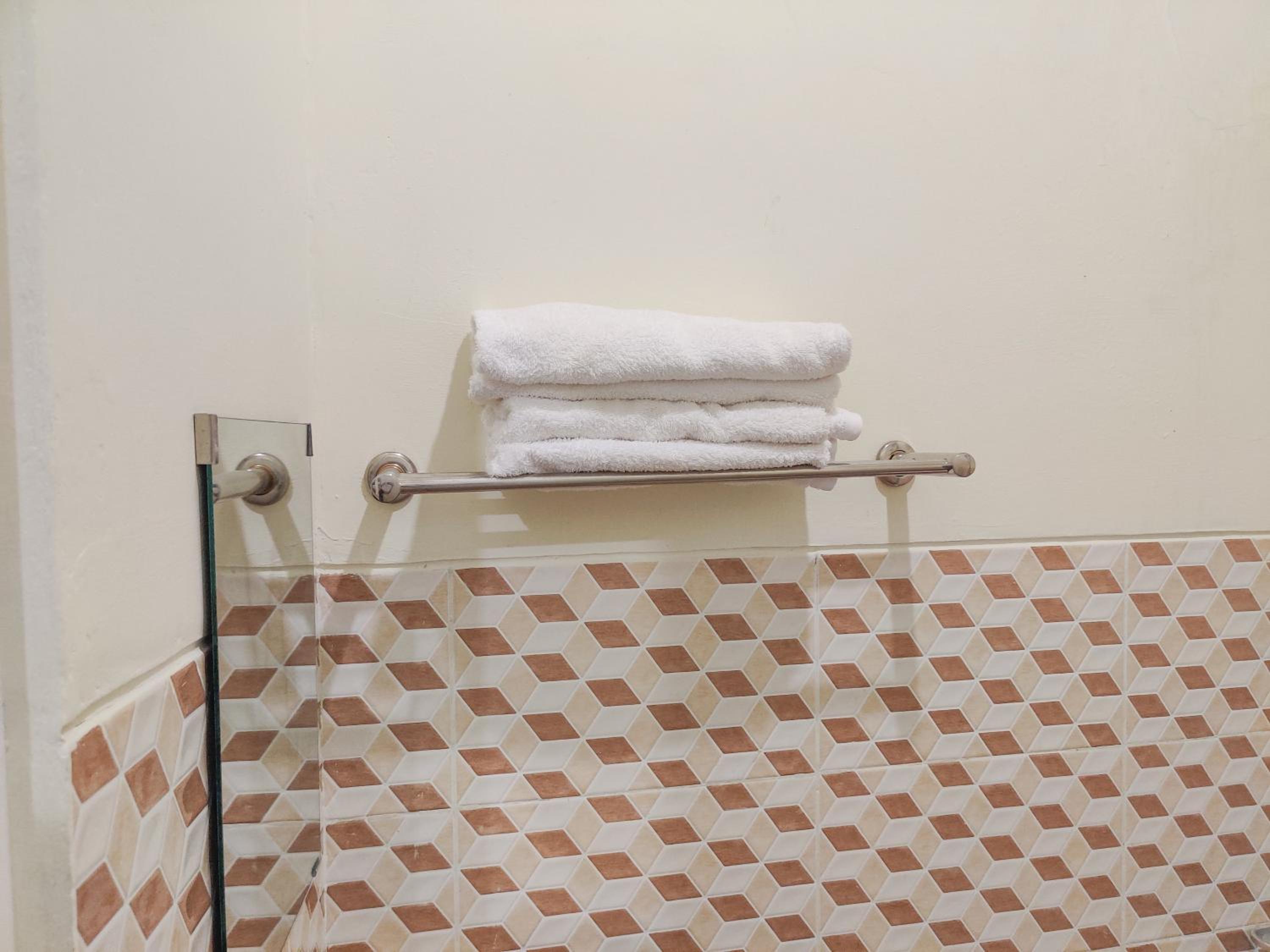 Suite - Photo 8