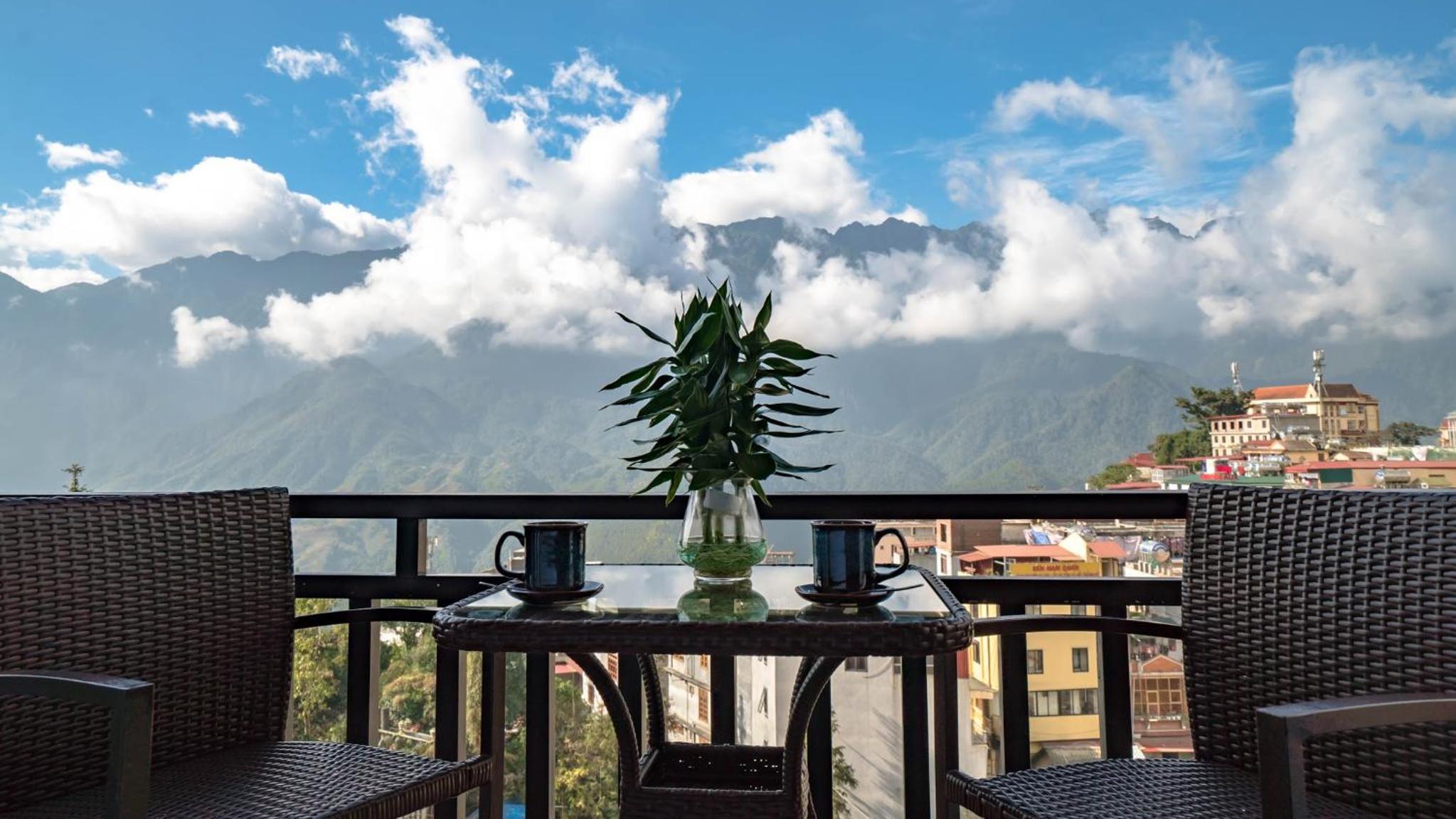 Executive Room with Mountain View - Photo 5