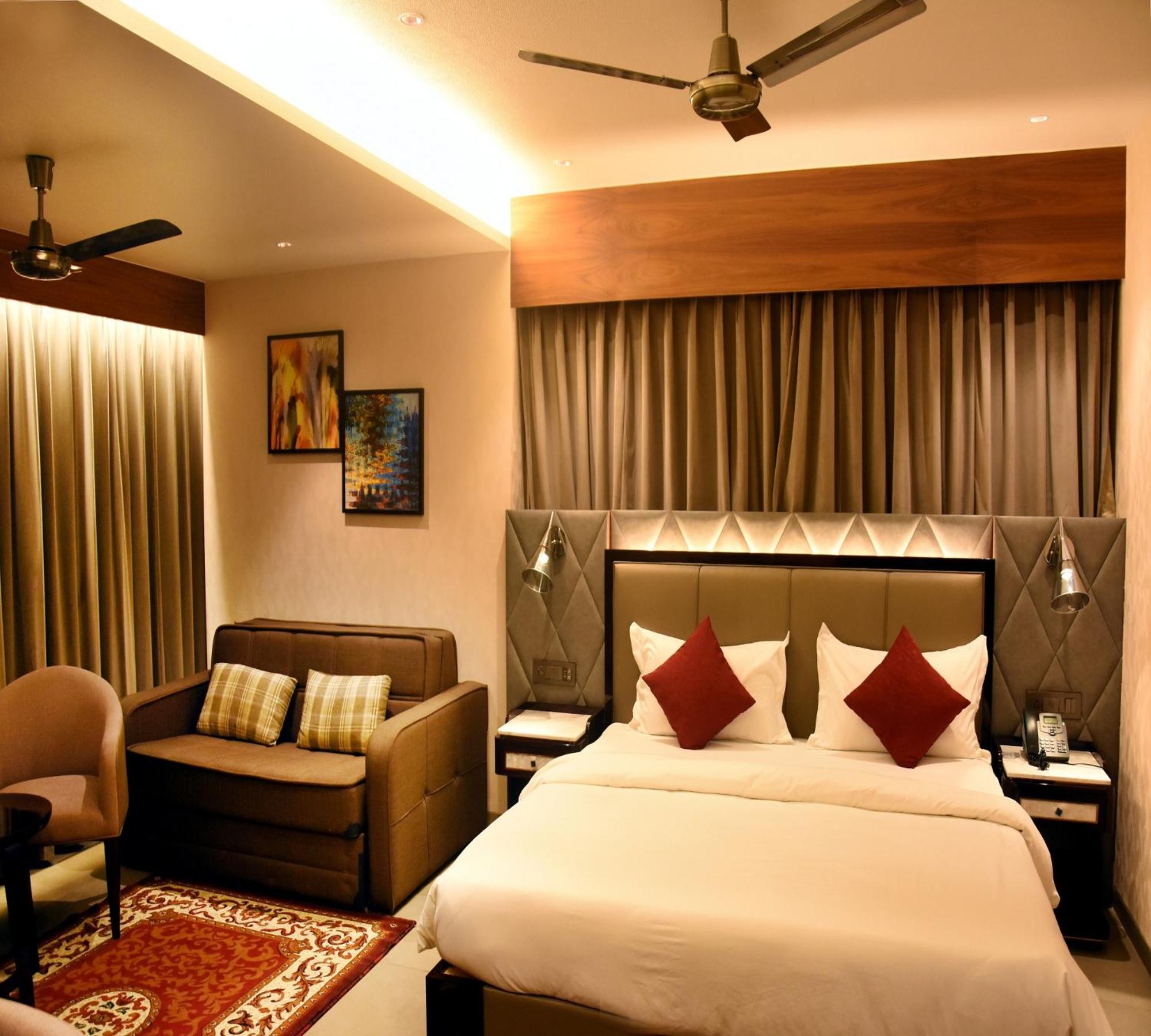 Deluxe Room - Photo 6