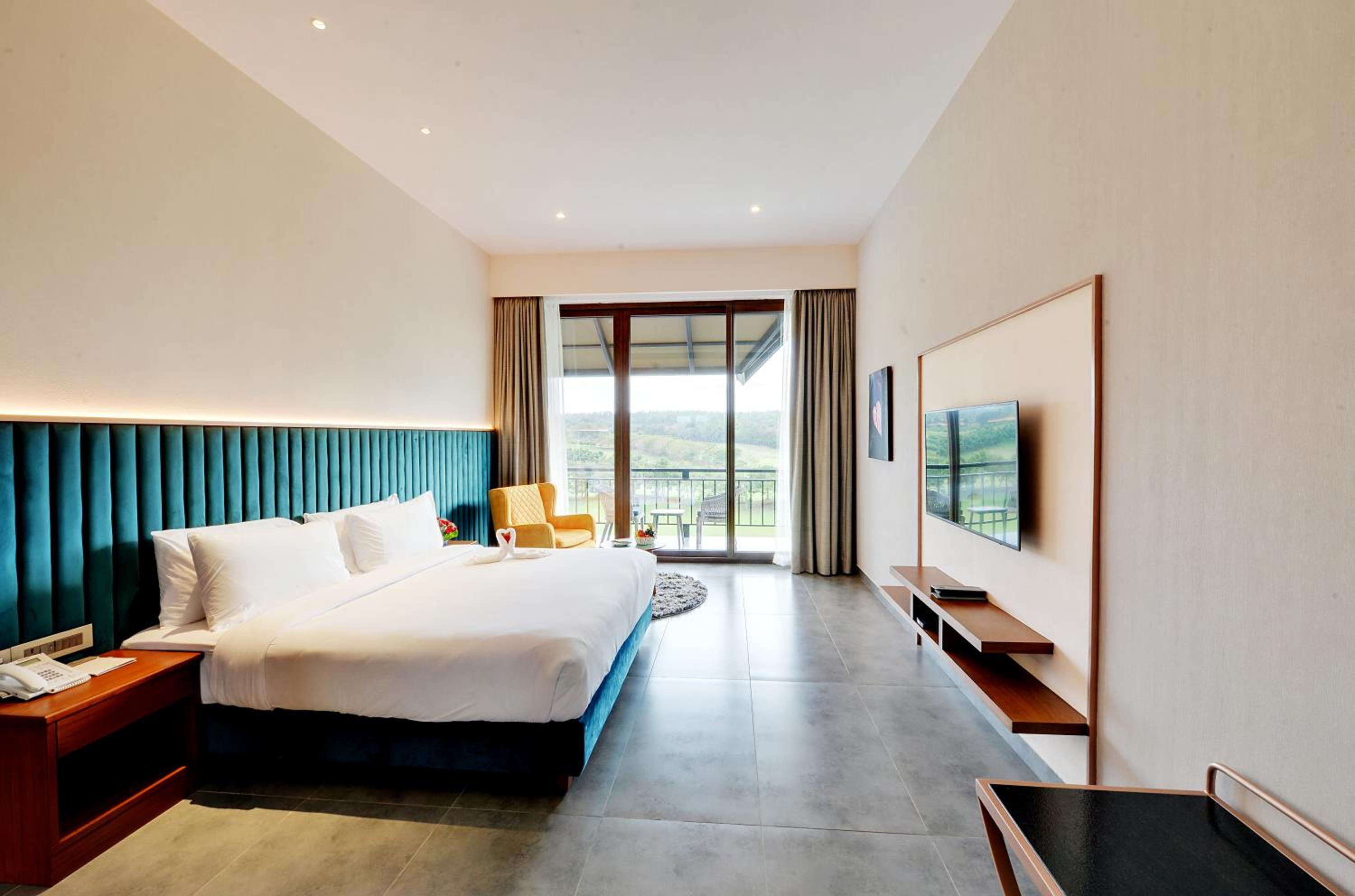 Deluxe Double or Twin Room